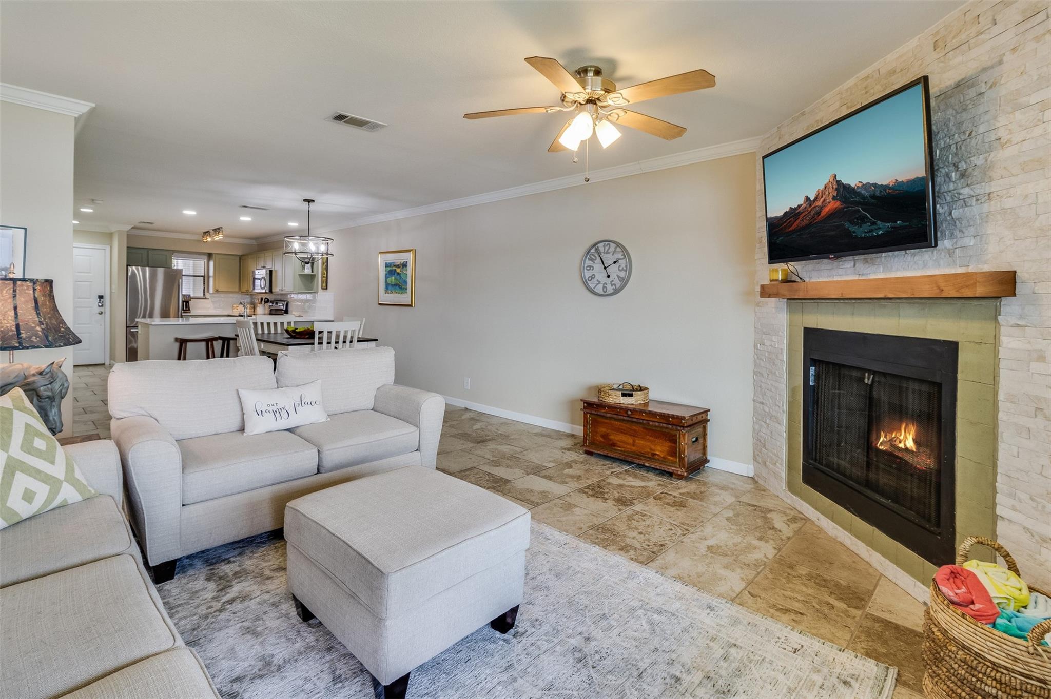 101 Island Dr #d Property Photo 14