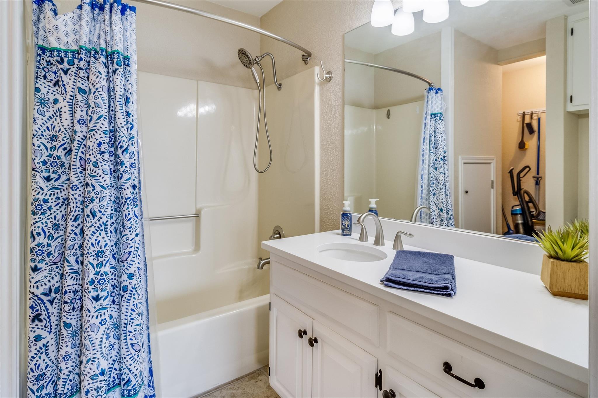 101 Island Dr #d Property Photo 17