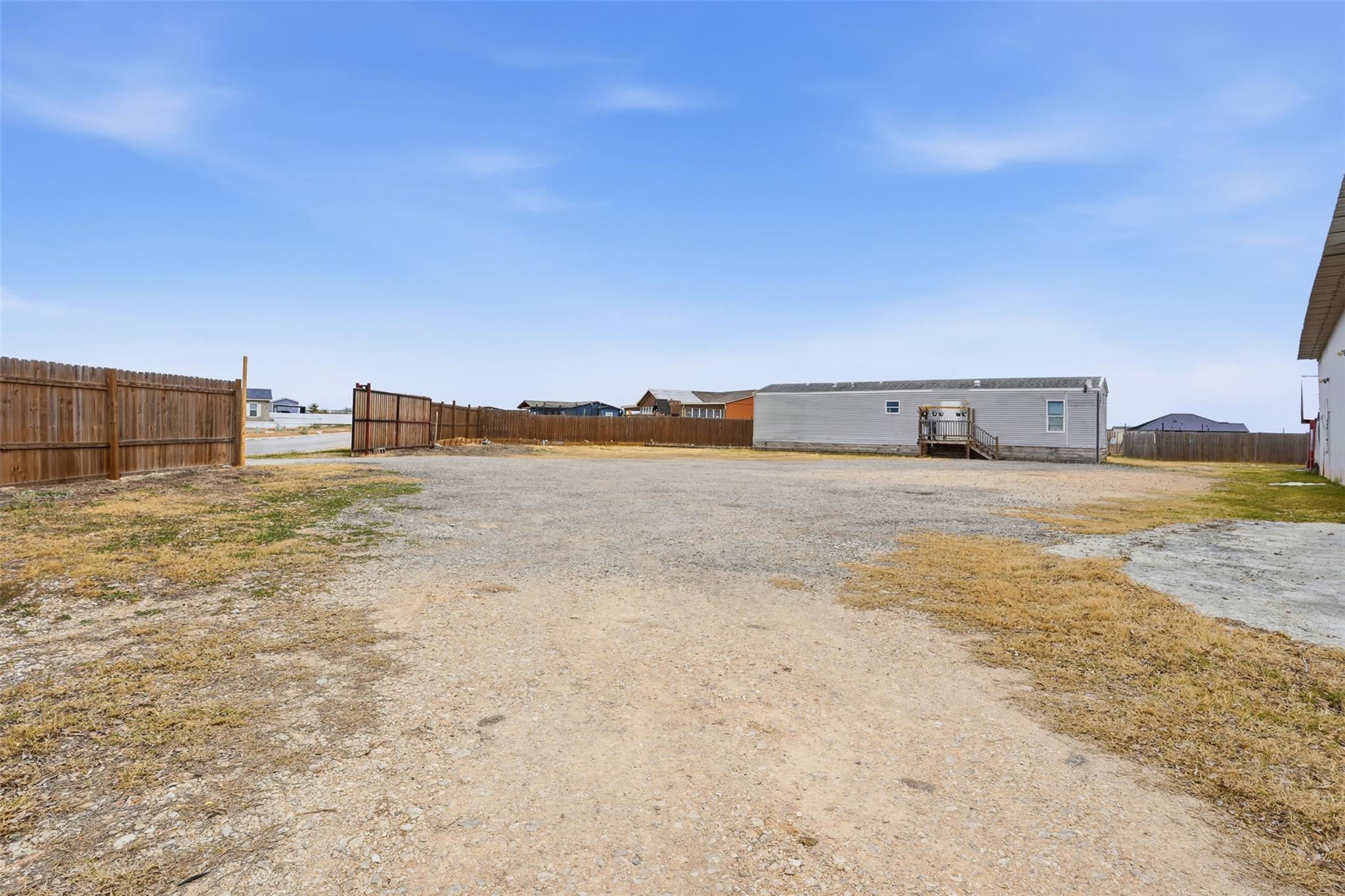 260 Ganado Dr Property Photo 3