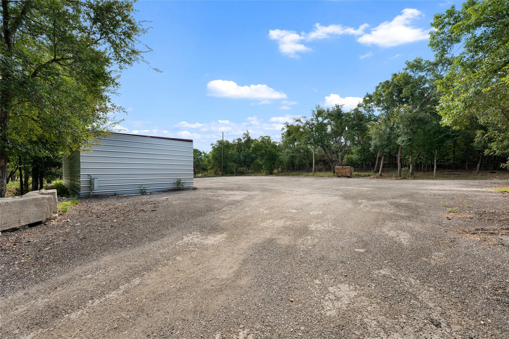 301 Dews Rd Property Photo 39