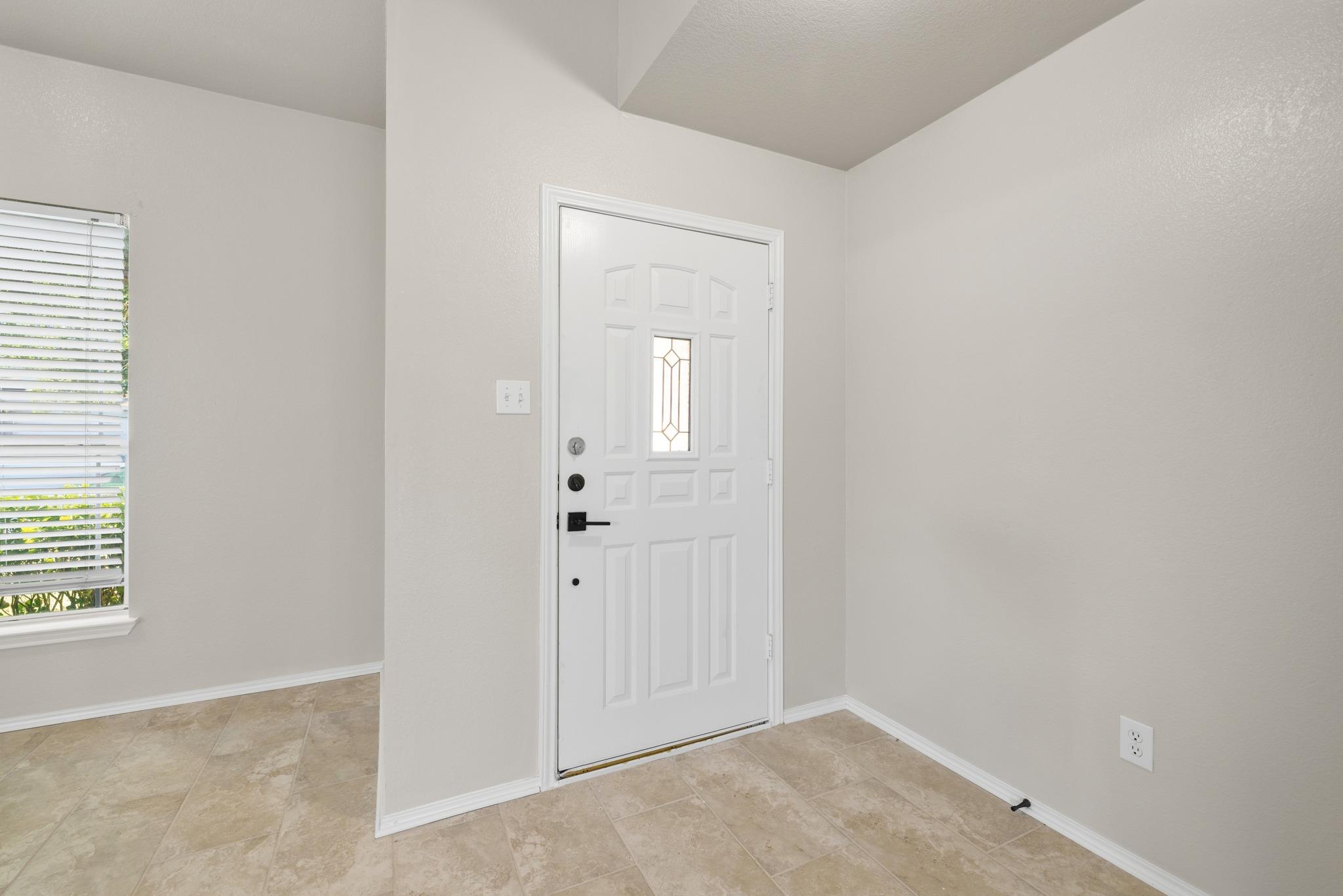 124 Steven St Property Photo 5