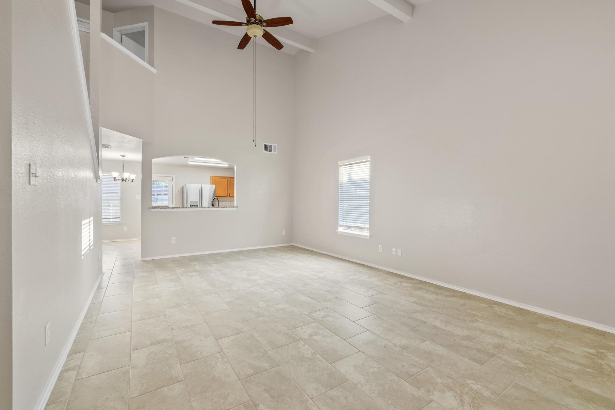 124 Steven St Property Photo 6
