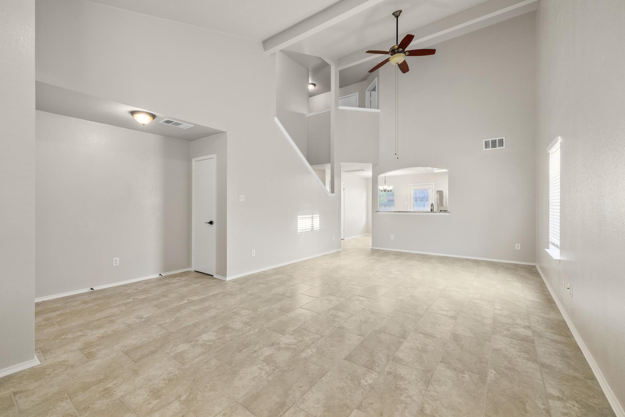 124 Steven St Property Photo 7