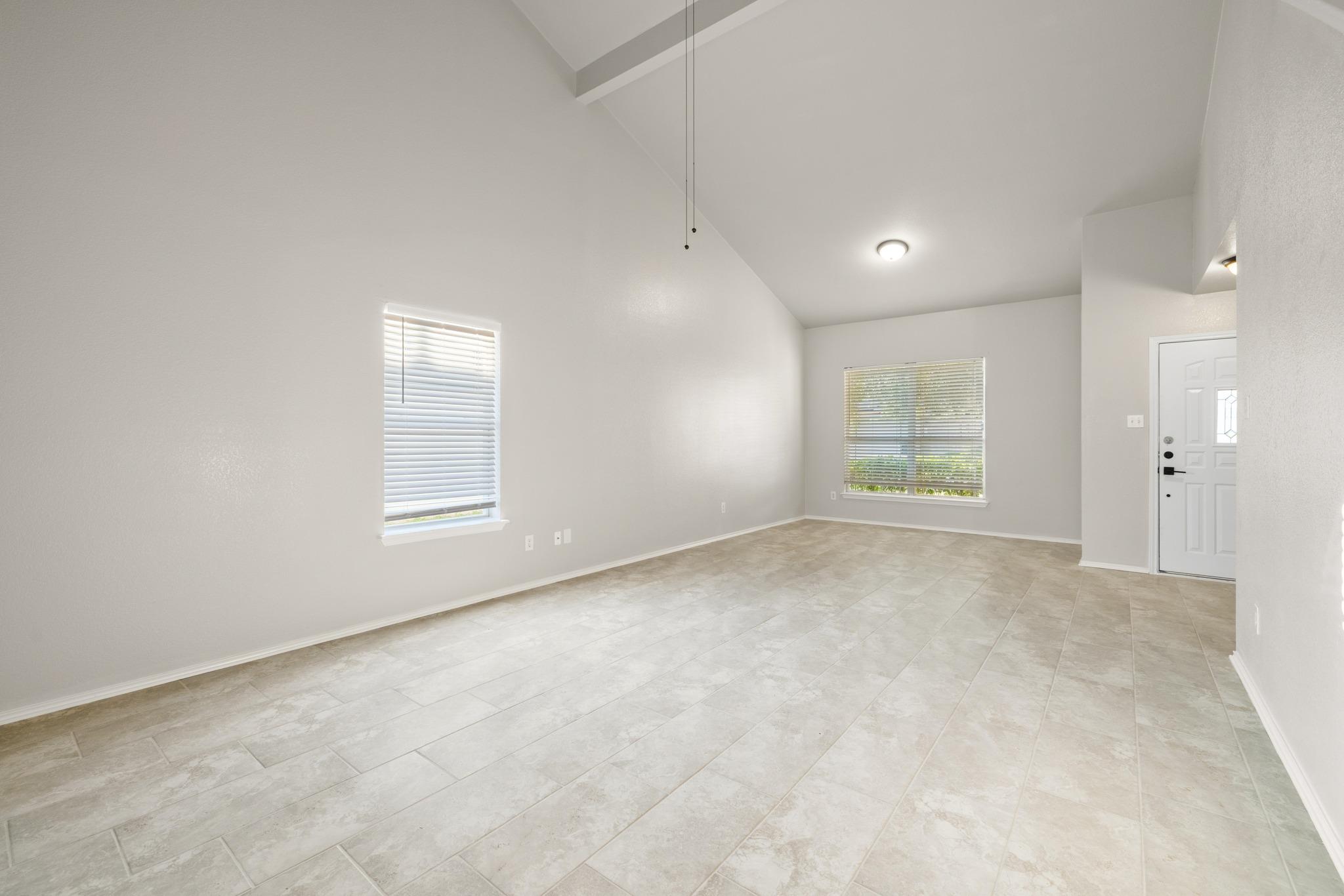 124 Steven St Property Photo 9