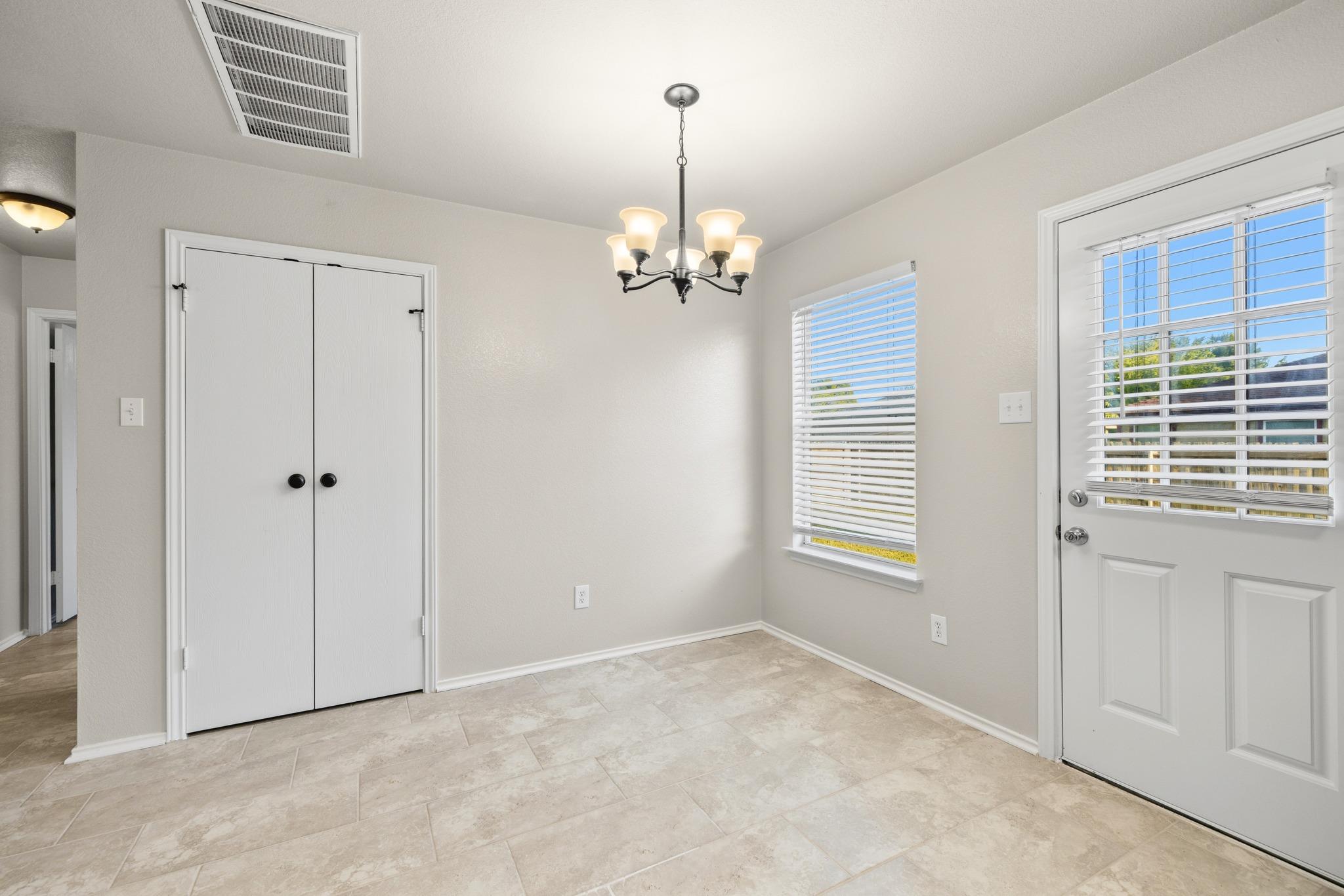 124 Steven St Property Photo 14
