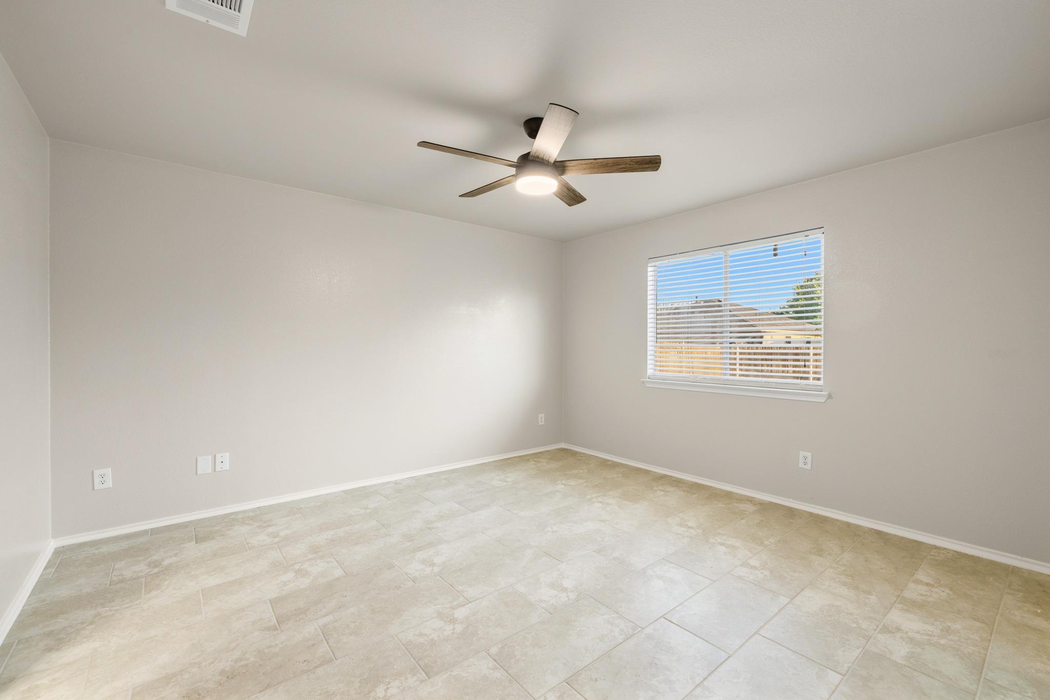 124 Steven St Property Photo 16