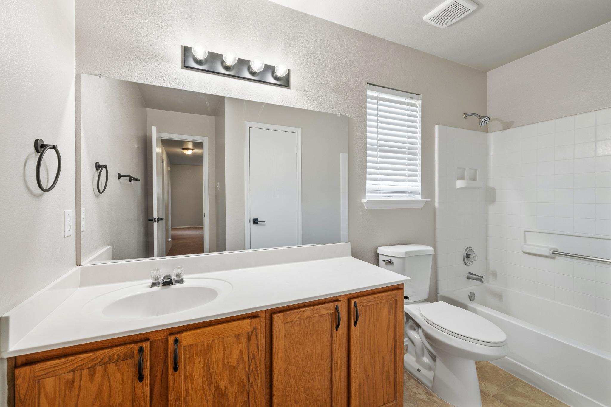 124 Steven St Property Photo 23
