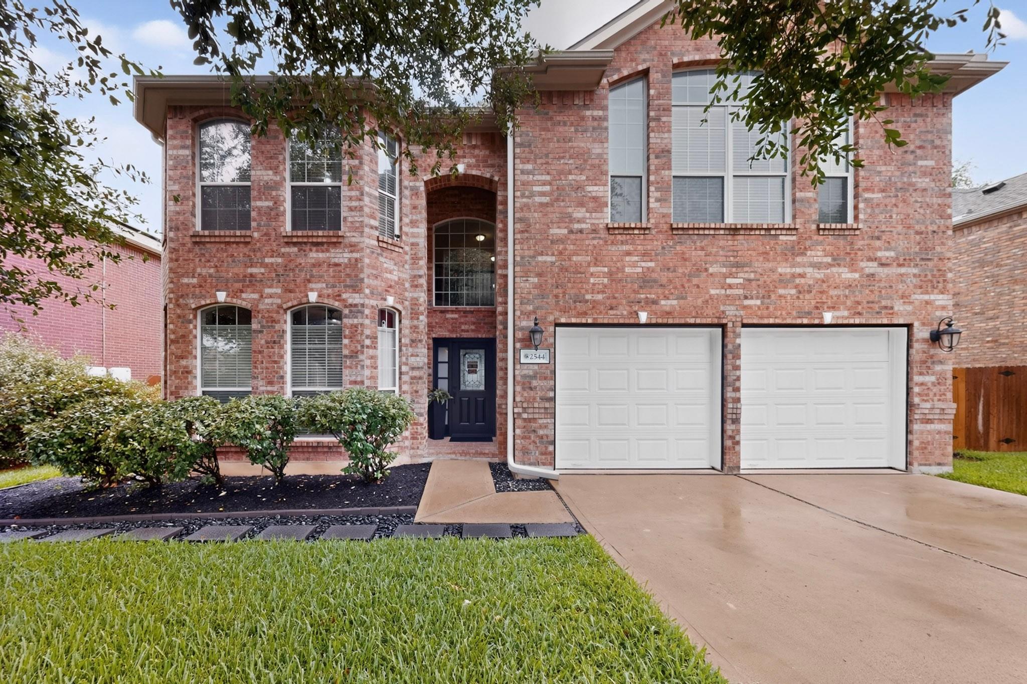 2544 Salorn Way Property Photo 1