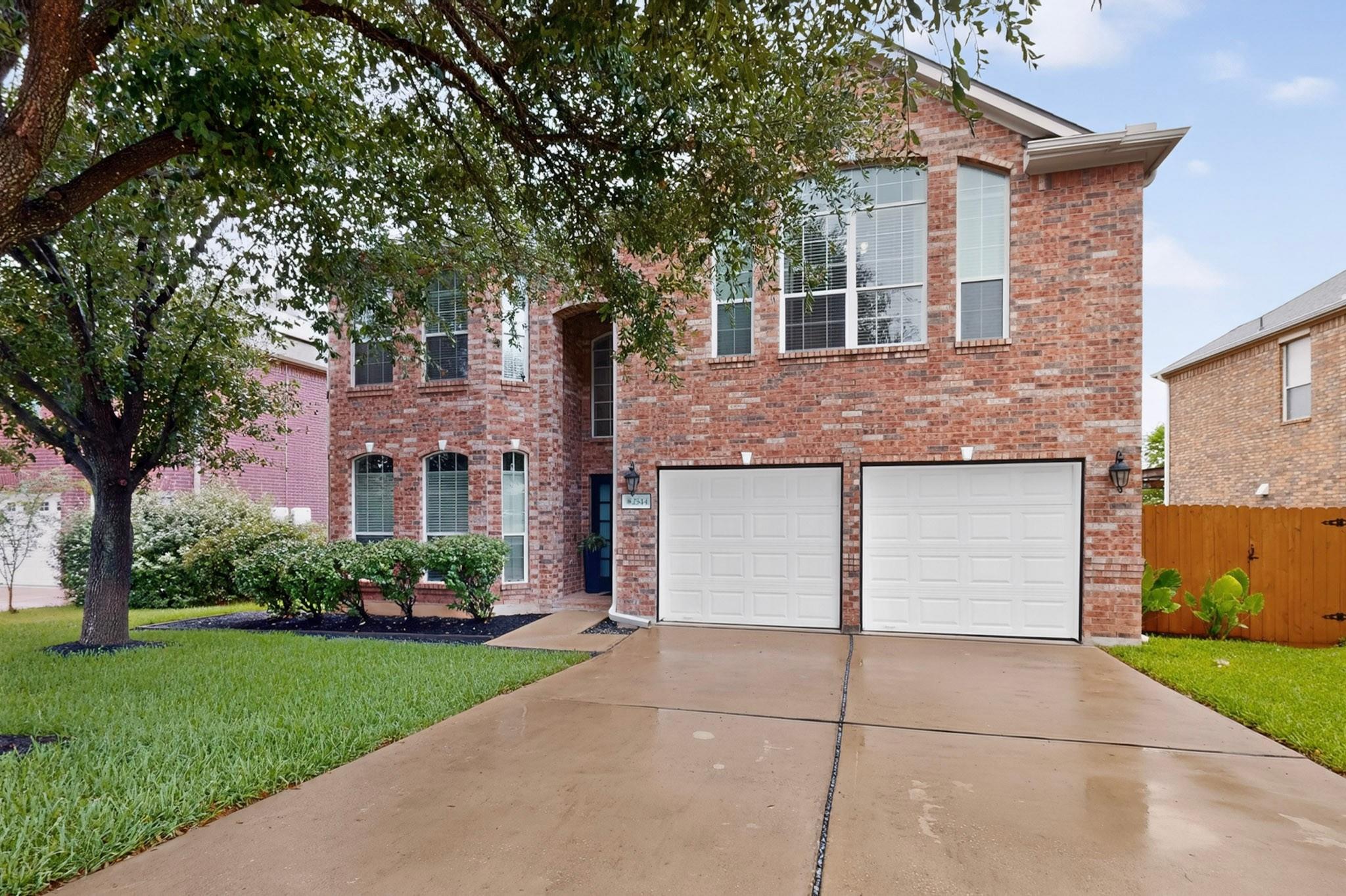 2544 Salorn Way Property Photo 4