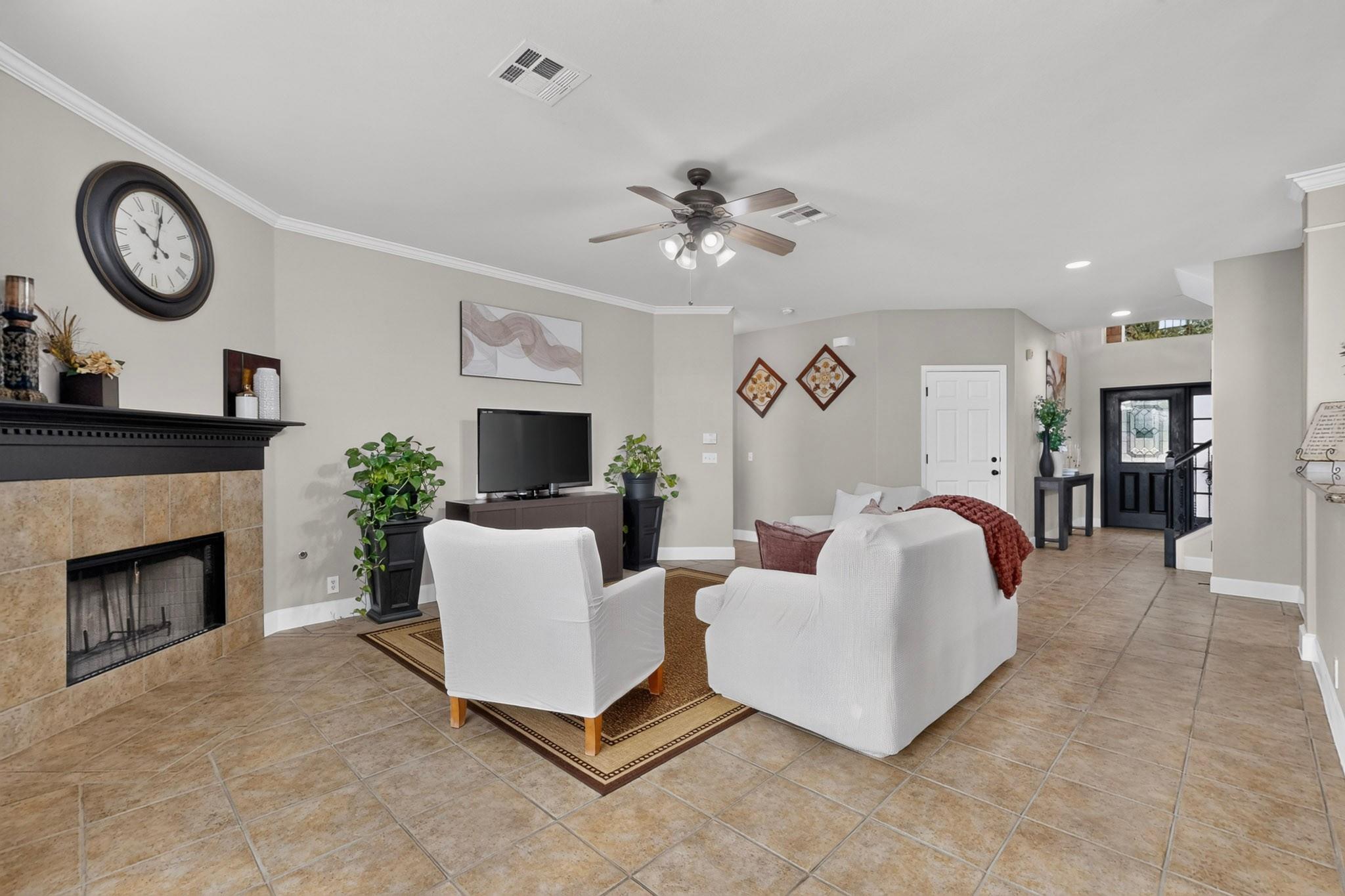 2544 Salorn Way Property Photo 7