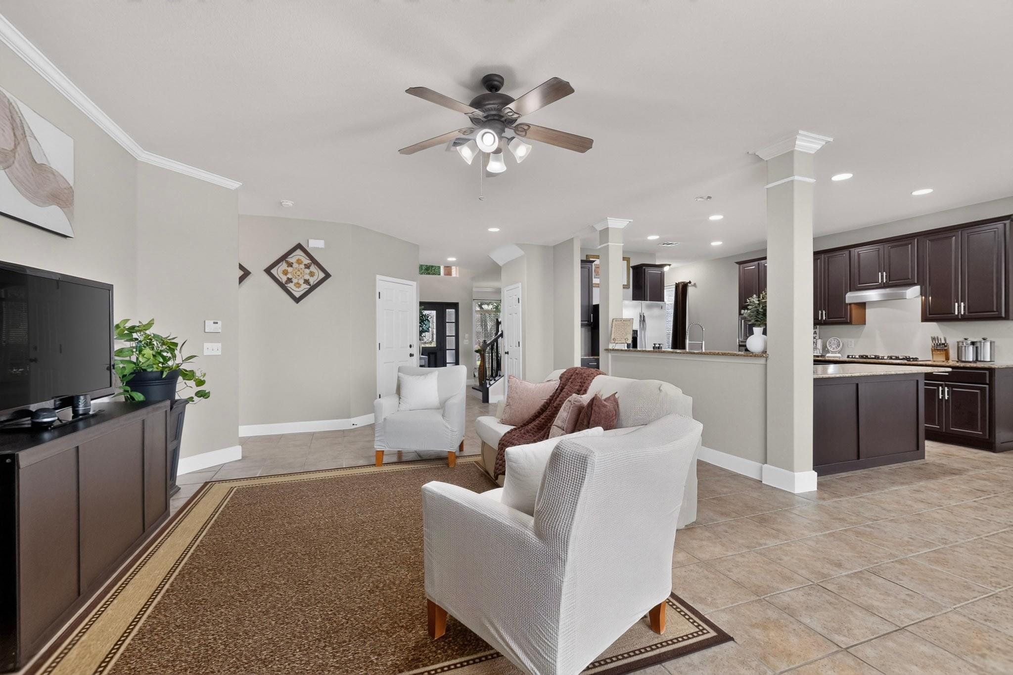 2544 Salorn Way Property Photo 8
