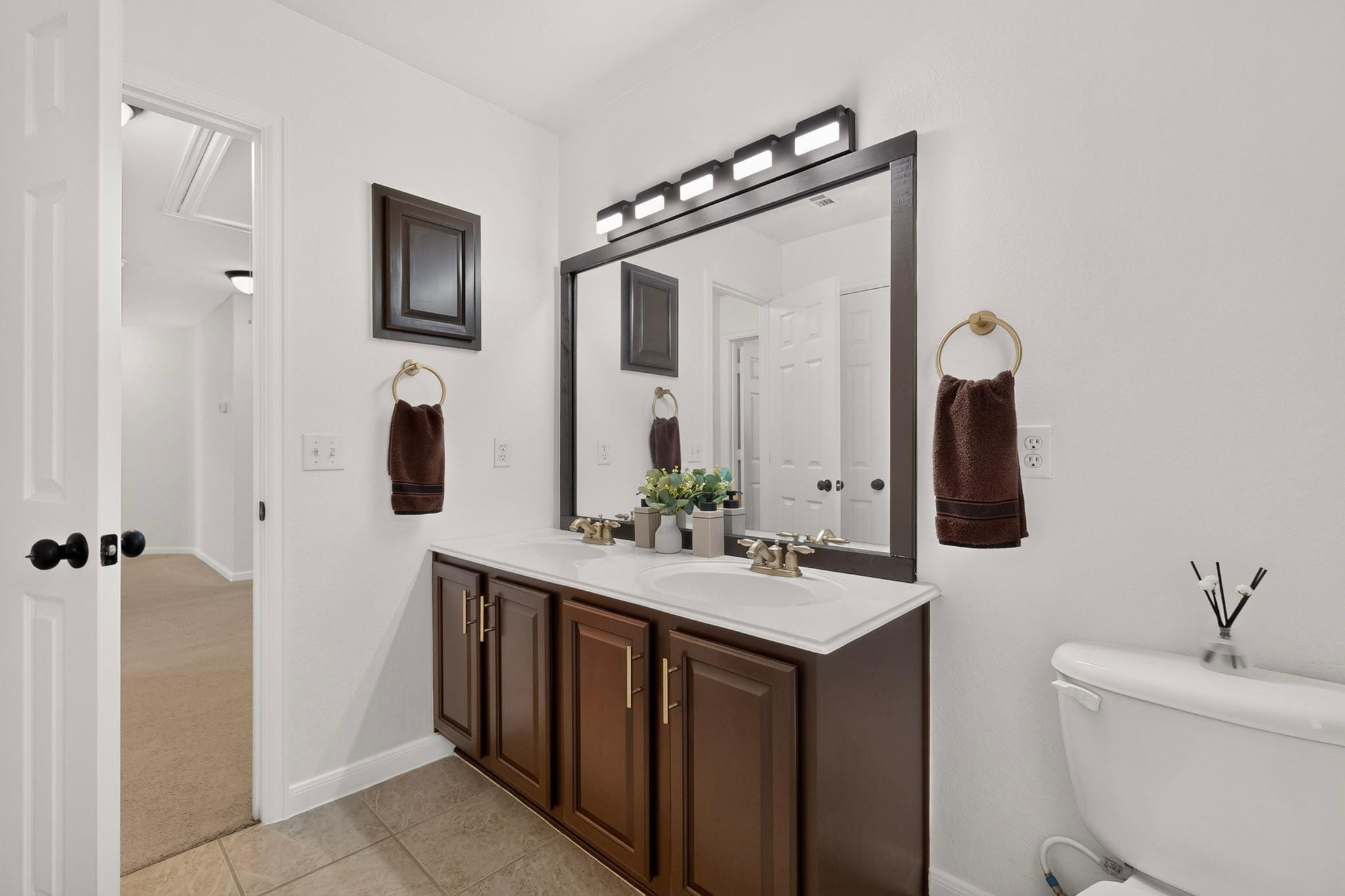 2544 Salorn Way Property Photo 35