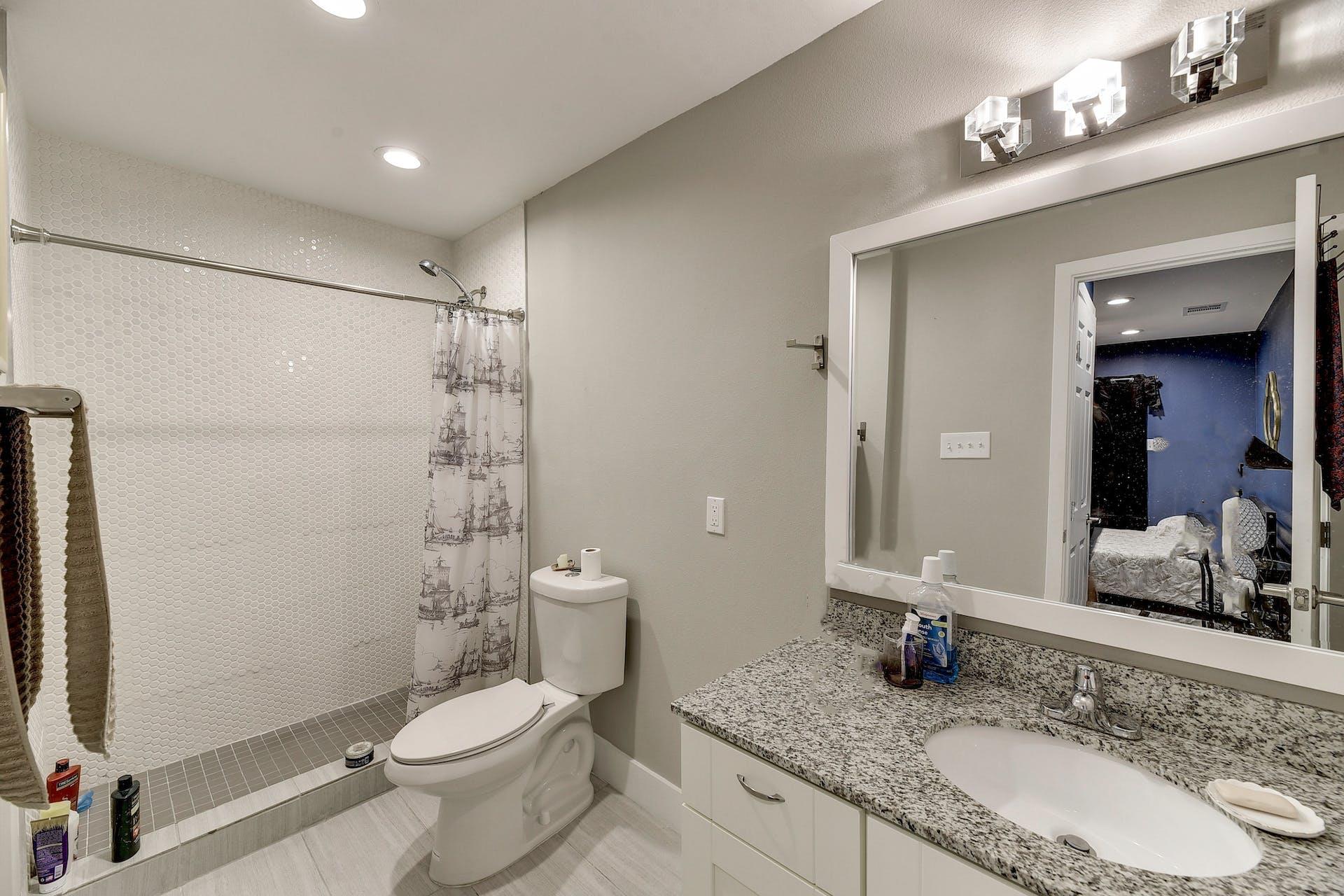 935 La Posada Dr #213 Property Photo 16