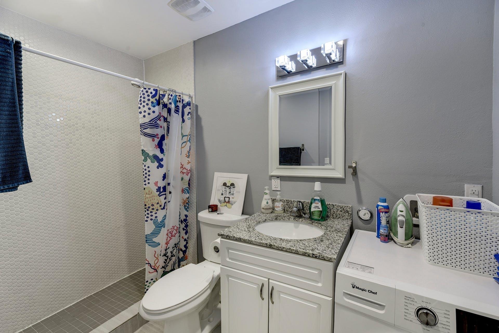 935 La Posada Dr #213 Property Photo 19