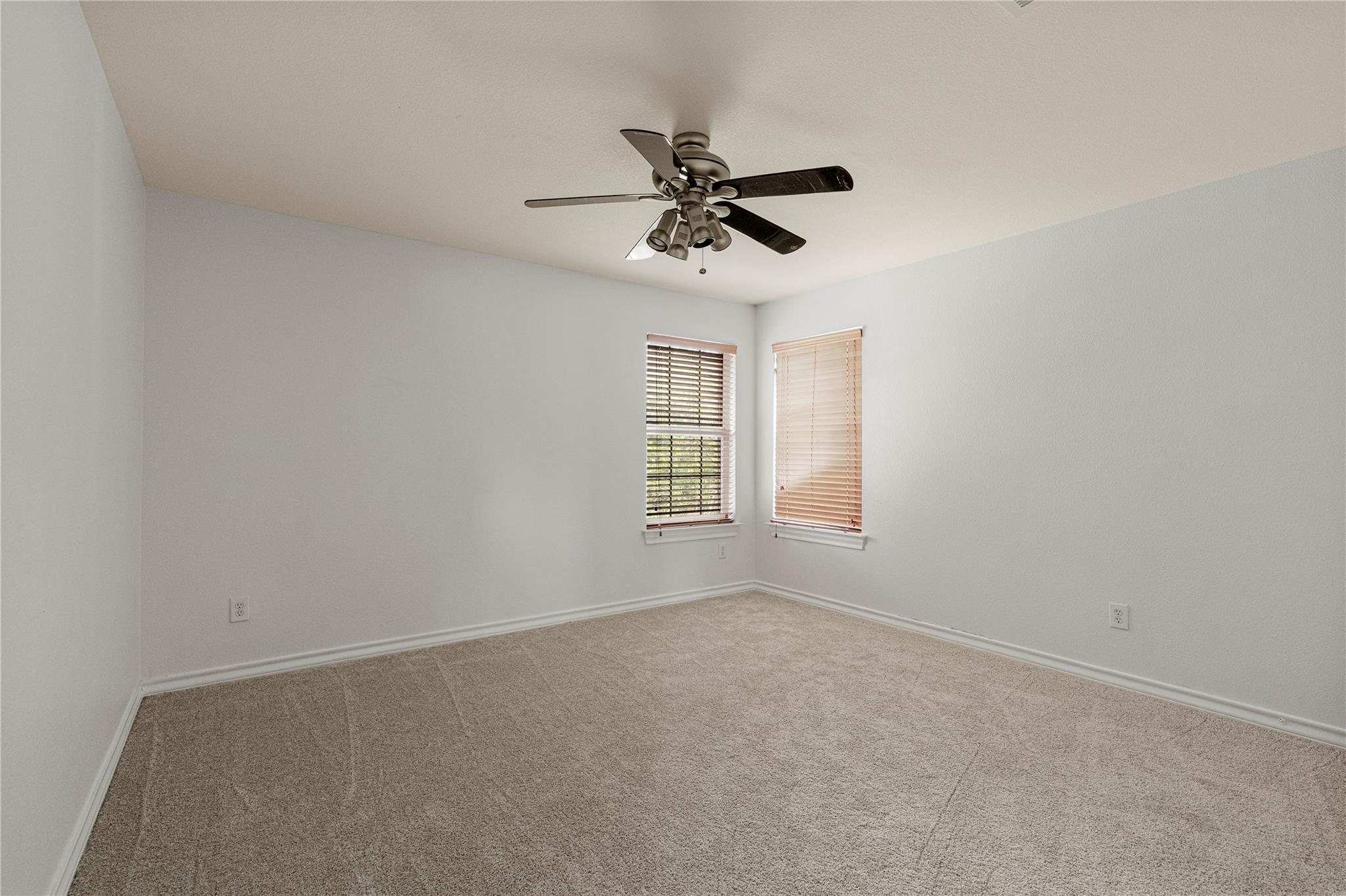 212 Camperdown Elm Dr Property Photo 24