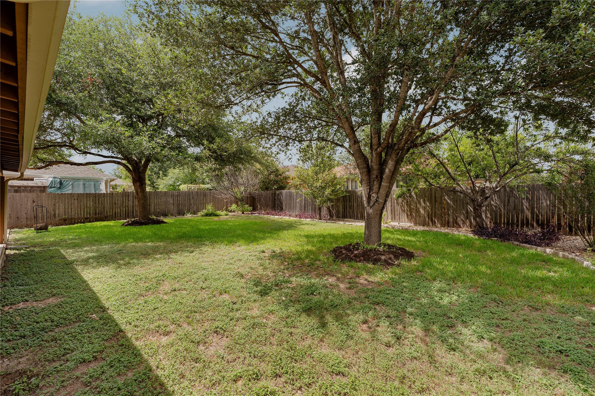 212 Camperdown Elm Dr Property Photo 29