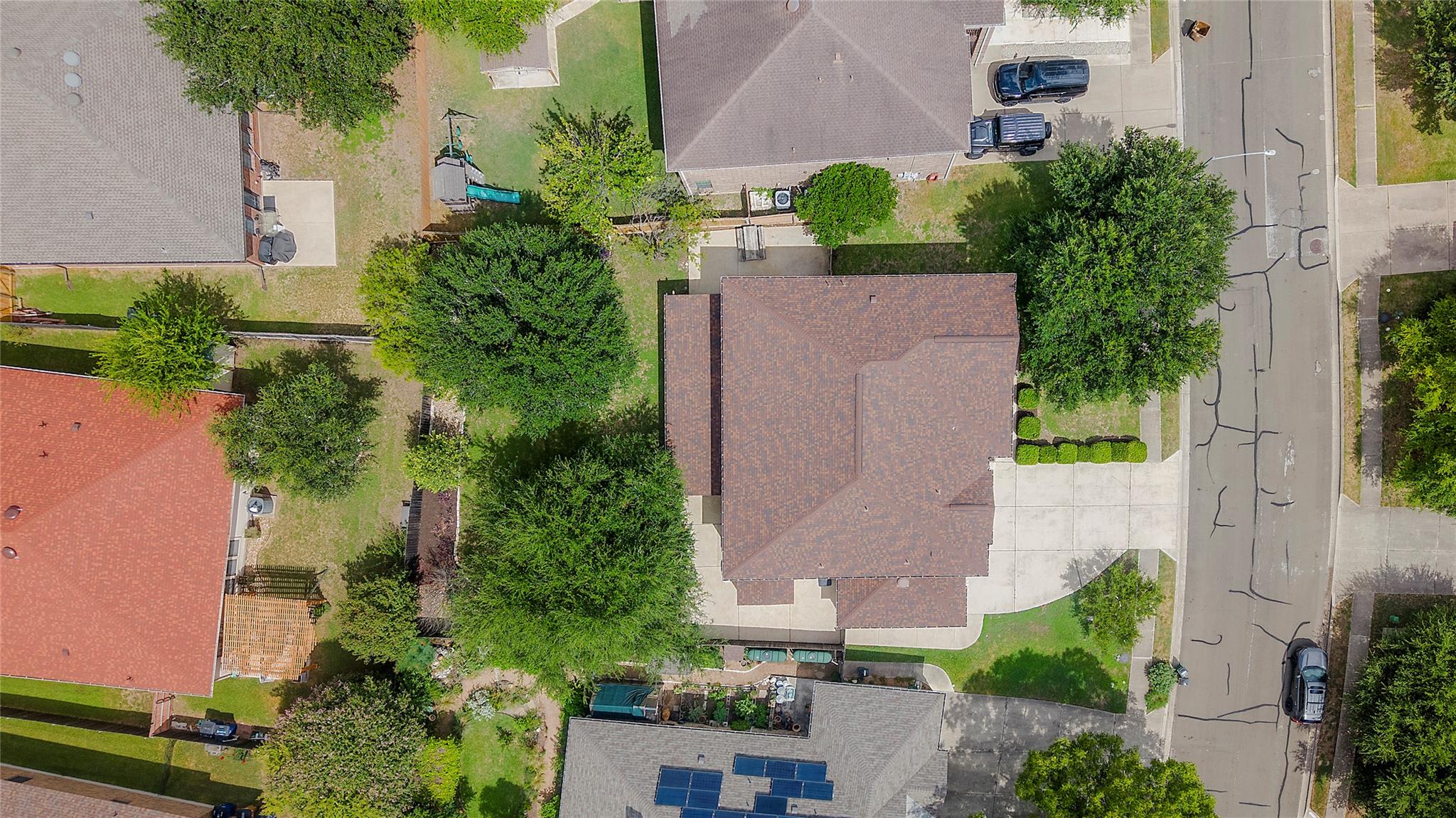 212 Camperdown Elm Dr Property Photo 33