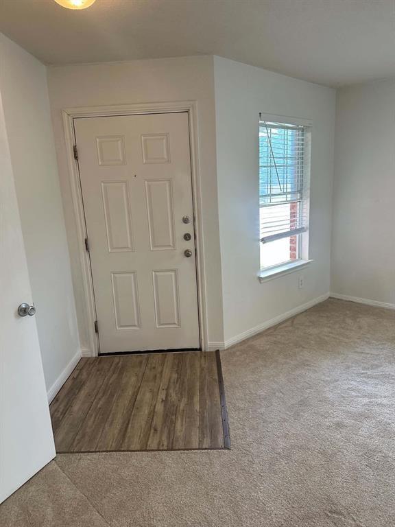 18312 Crestwind Ln Property Photo 2