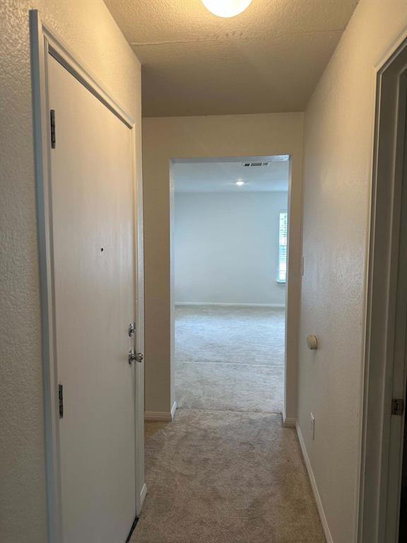 18312 Crestwind Ln Property Photo 3