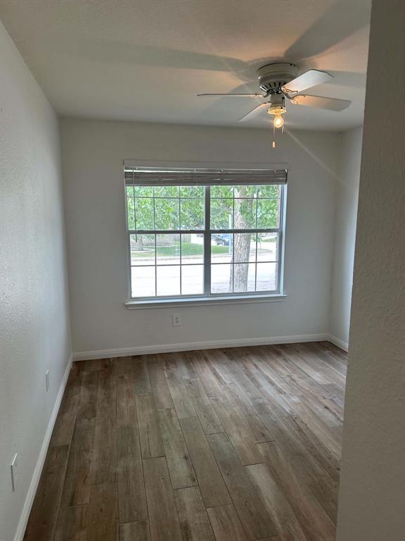 18312 Crestwind Ln Property Photo 6