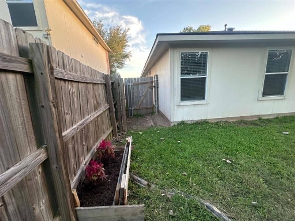 18312 Crestwind Ln Property Photo 13