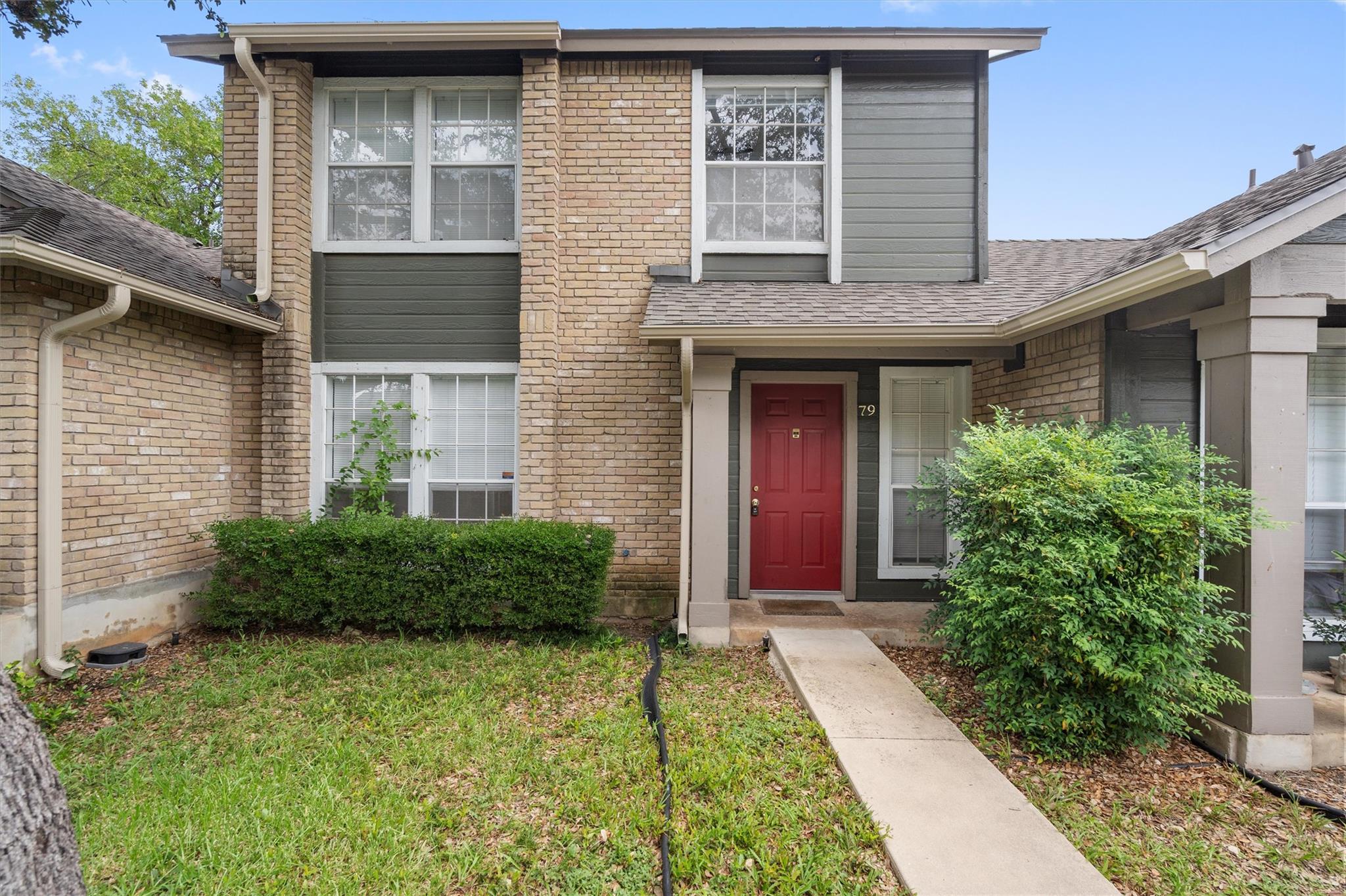 1015 E Yager Ln #79 Property Photo 3
