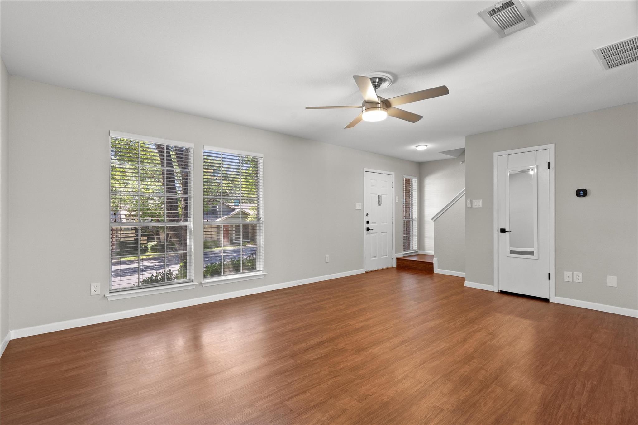 1015 E Yager Ln #79 Property Photo 4