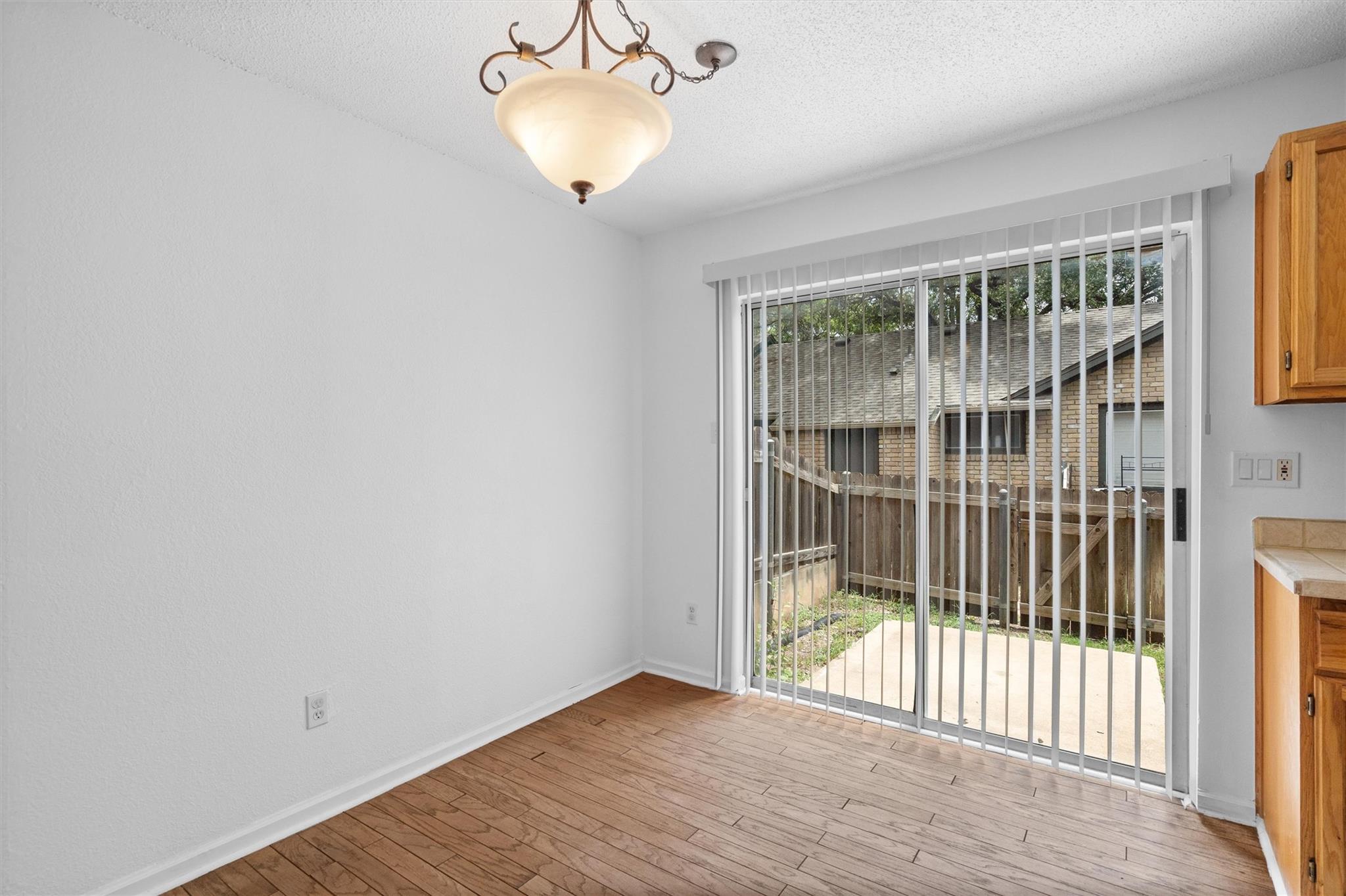1015 E Yager Ln #79 Property Photo 7