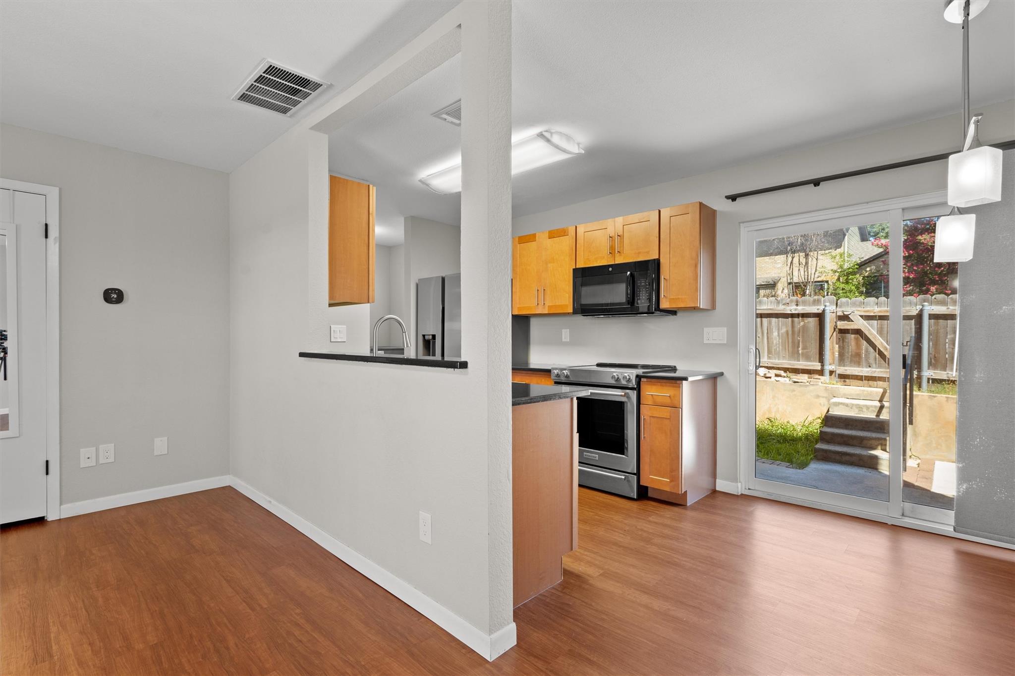 1015 E Yager Ln #79 Property Photo 8