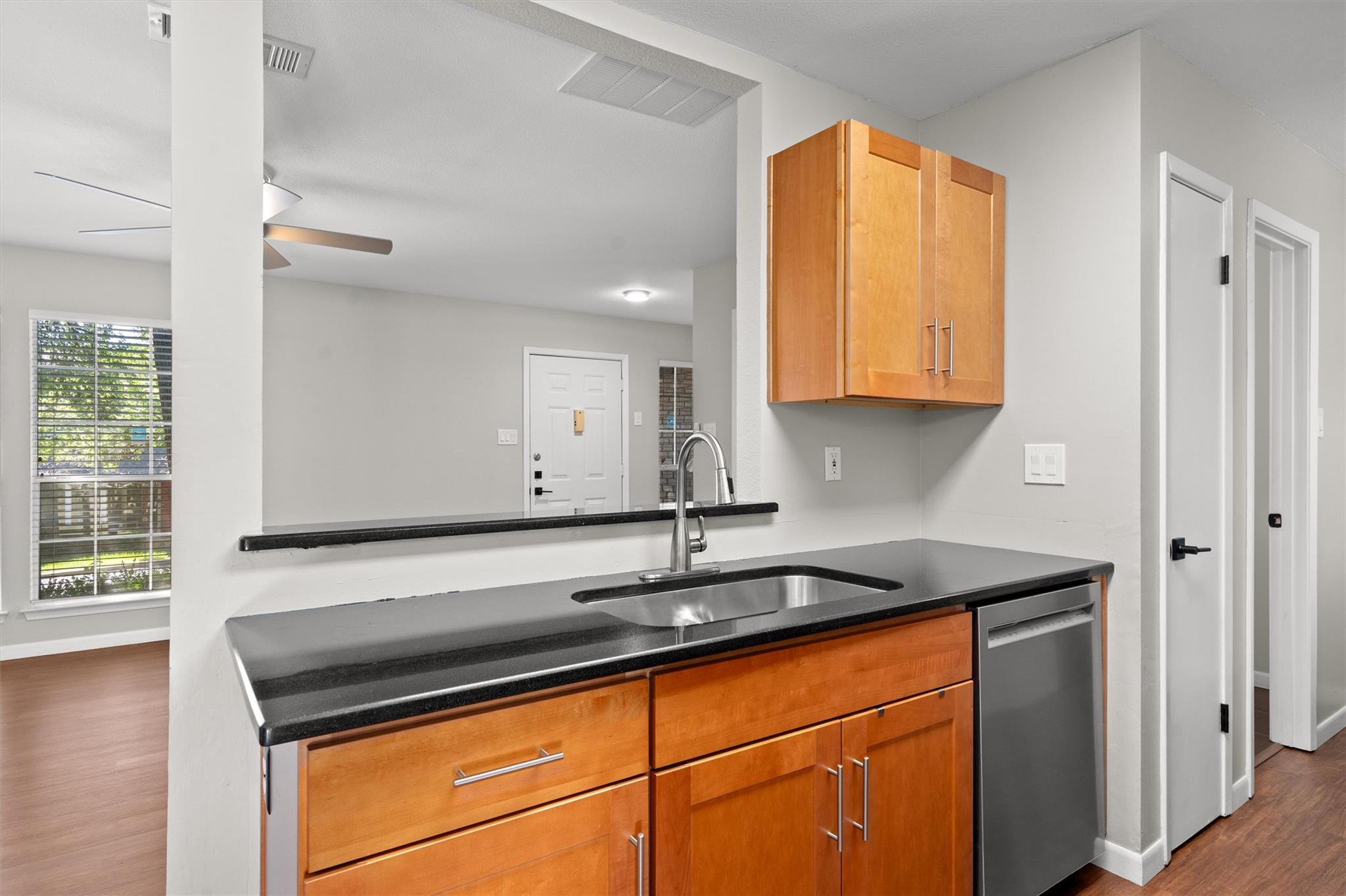 1015 E Yager Ln #79 Property Photo 11