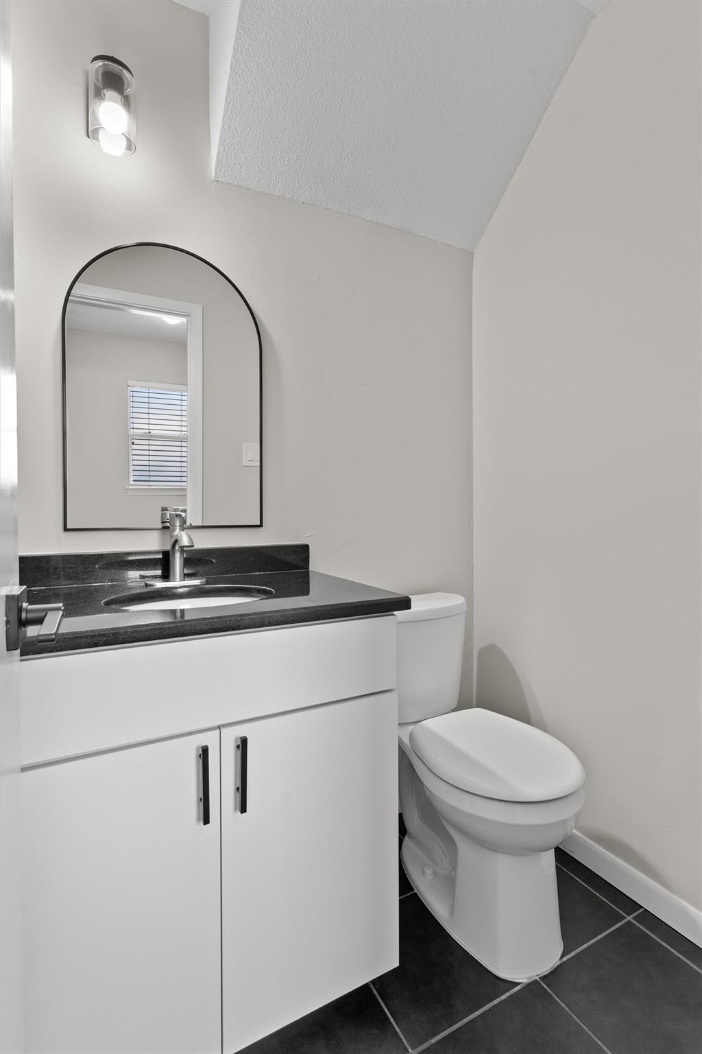 1015 E Yager Ln #79 Property Photo 13