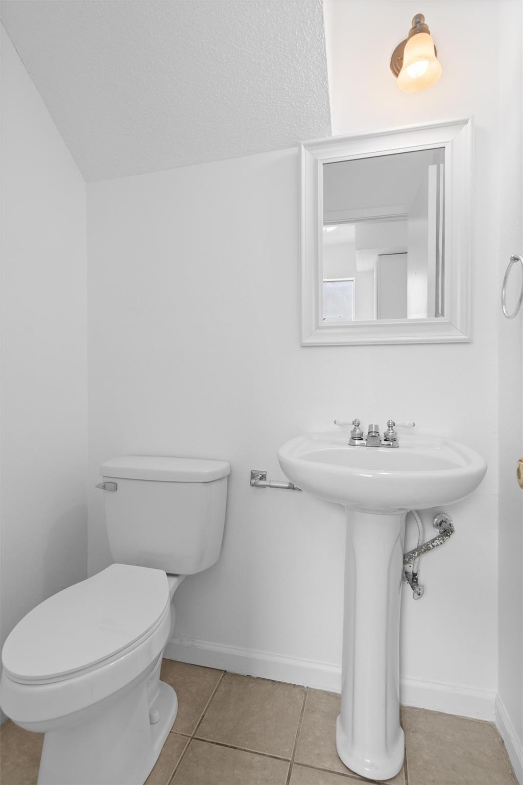 1015 E Yager Ln #79 Property Photo 13