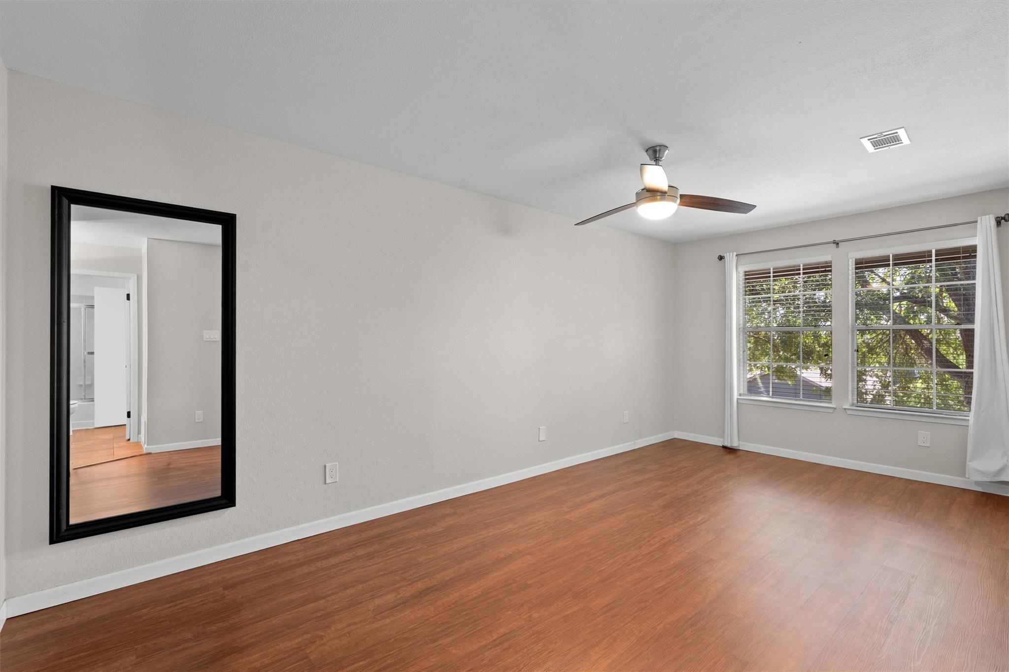 1015 E Yager Ln #79 Property Photo 14