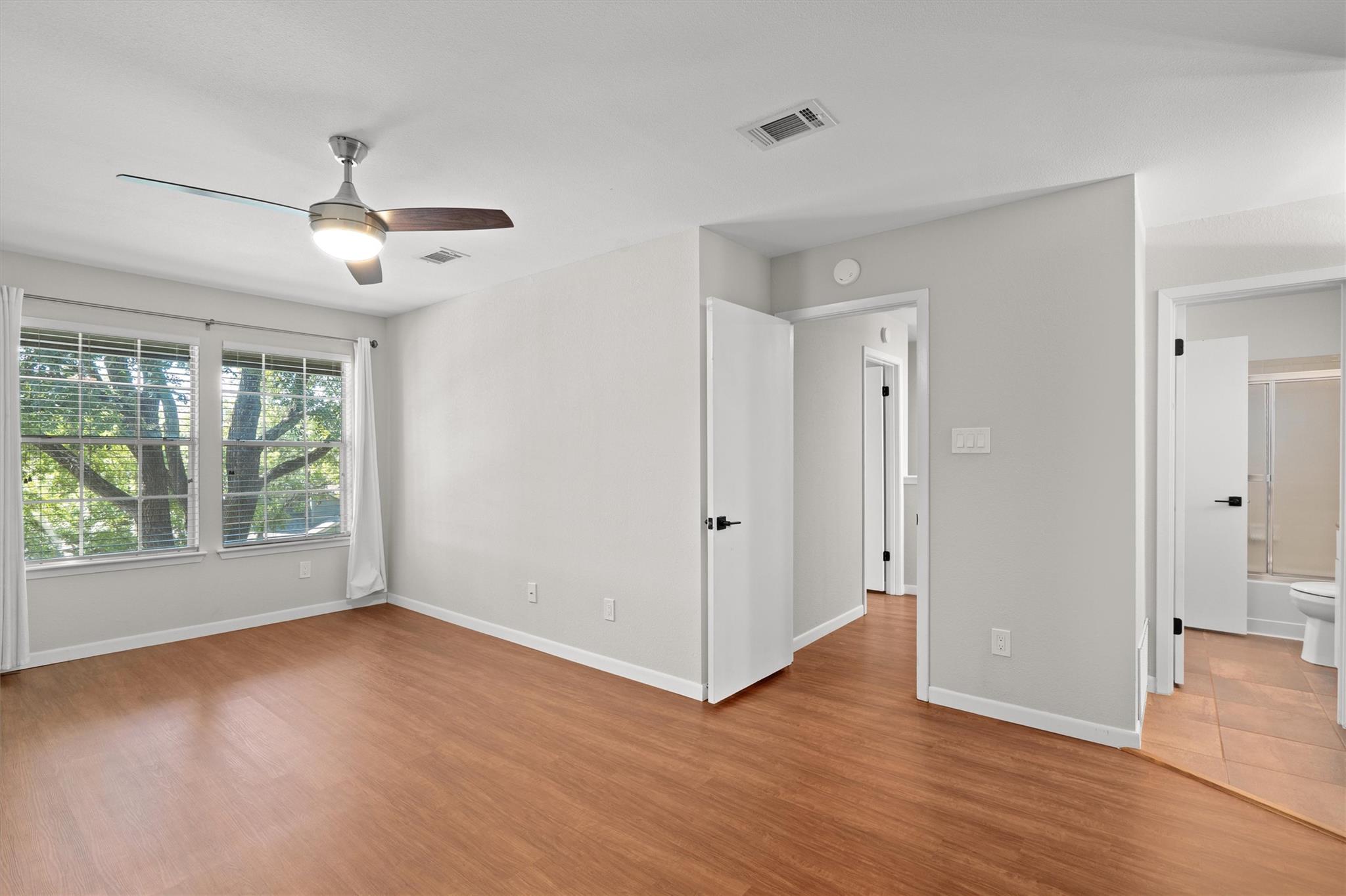 1015 E Yager Ln #79 Property Photo 15