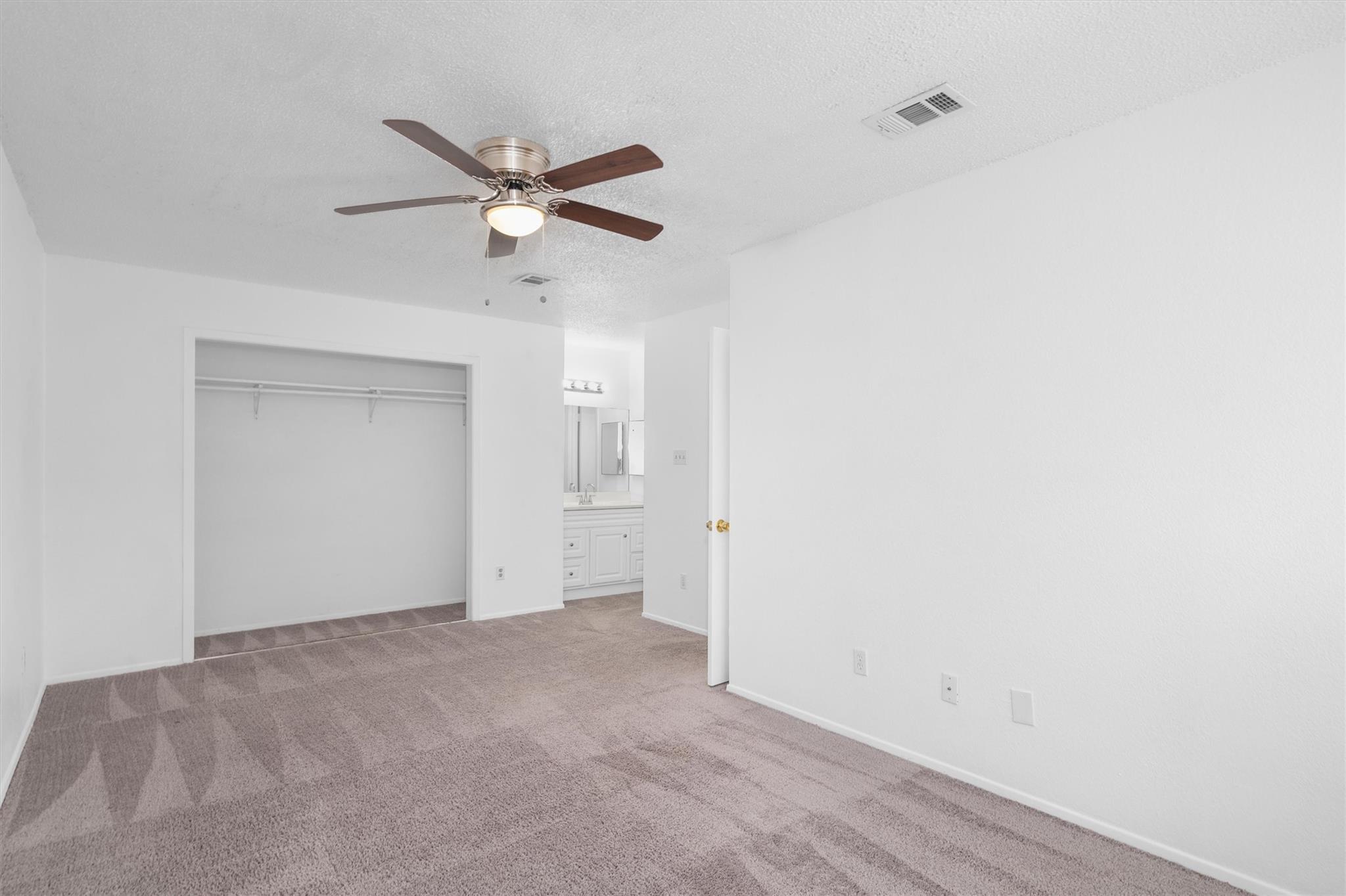 1015 E Yager Ln #79 Property Photo 15