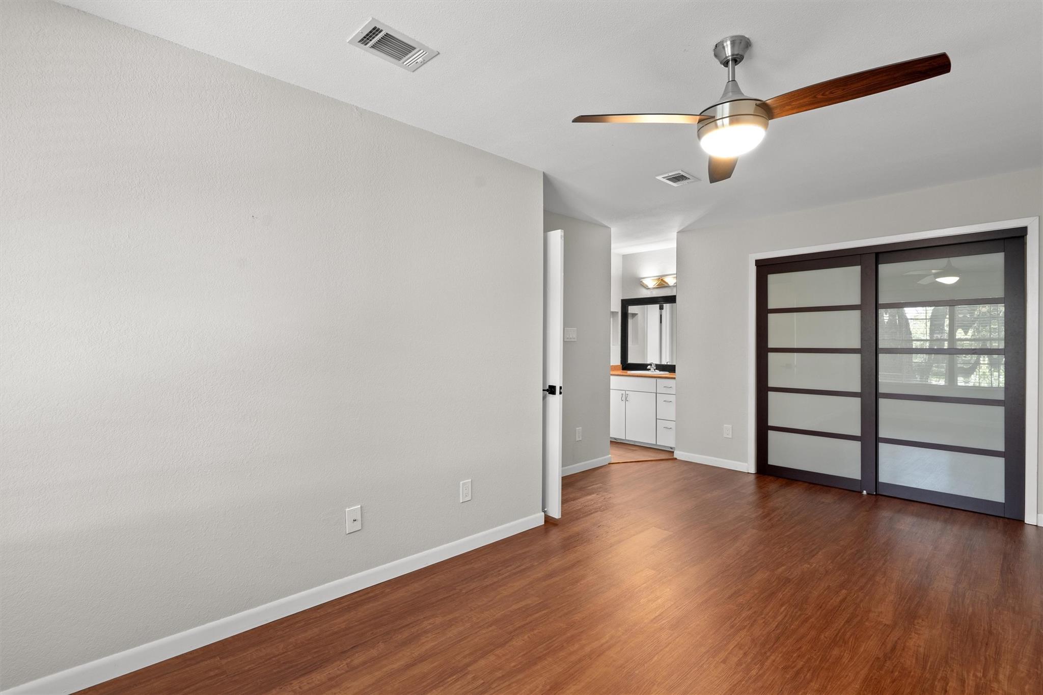 1015 E Yager Ln #79 Property Photo 16