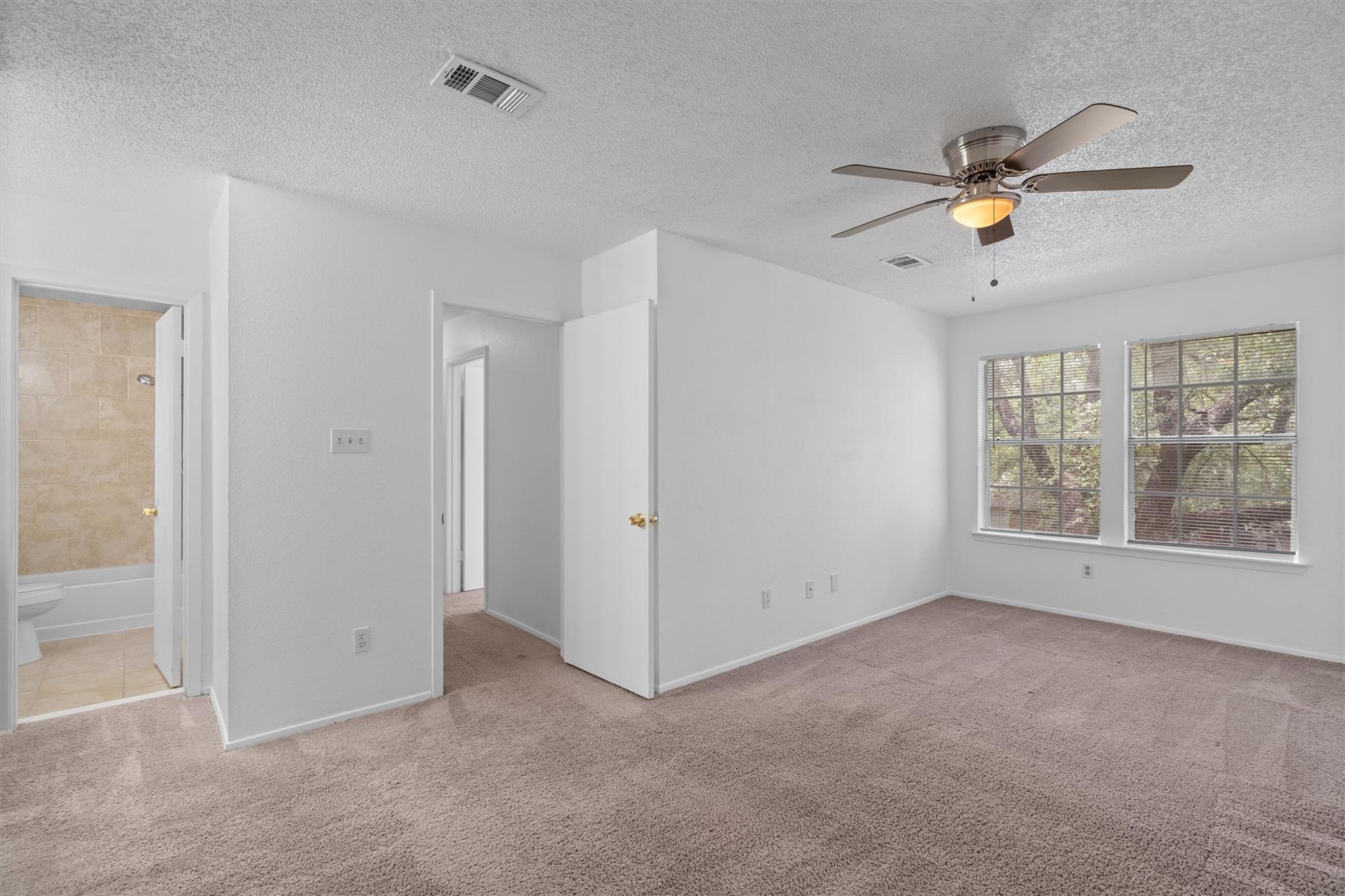 1015 E Yager Ln #79 Property Photo 16