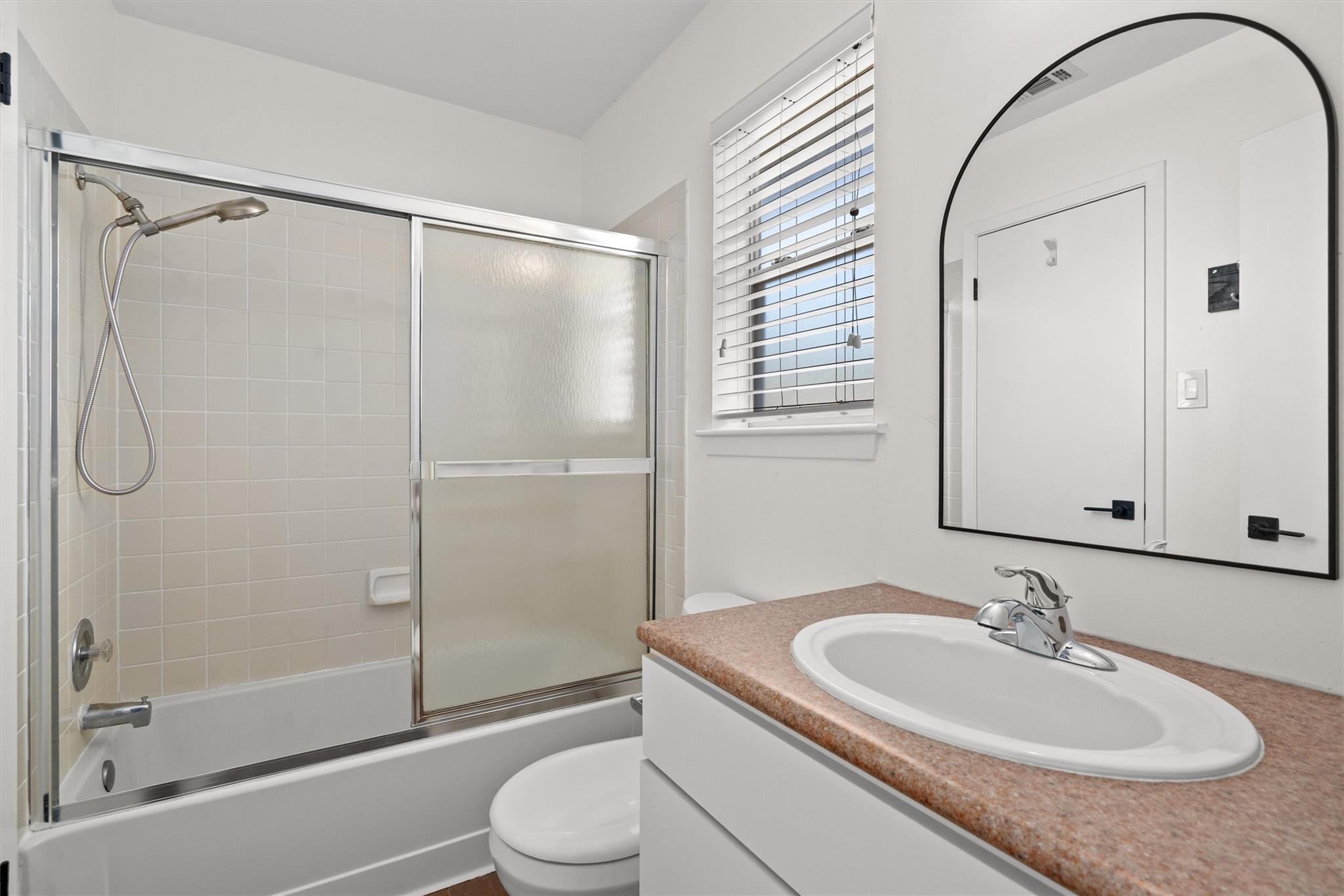 1015 E Yager Ln #79 Property Photo 18