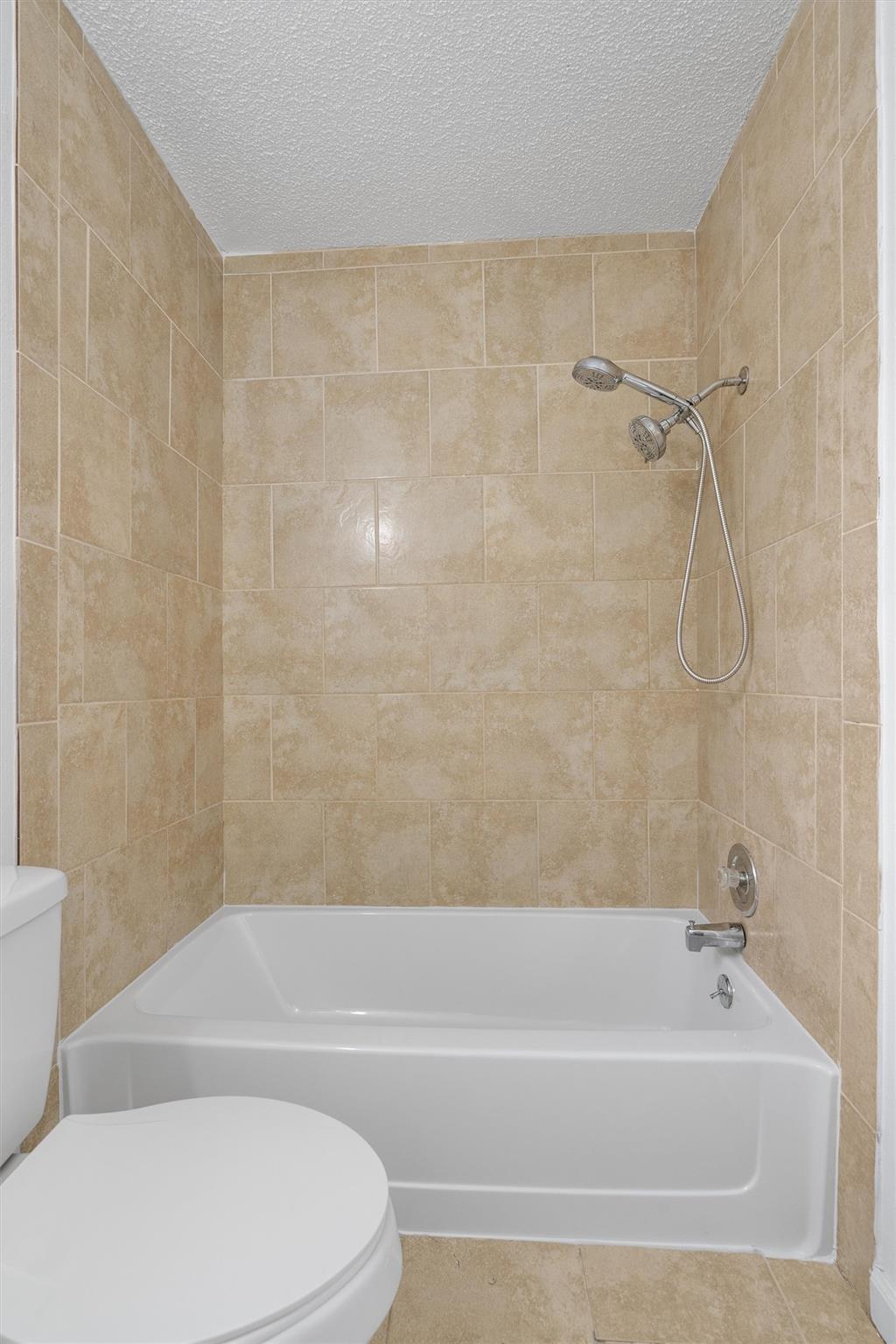 1015 E Yager Ln #79 Property Photo 19