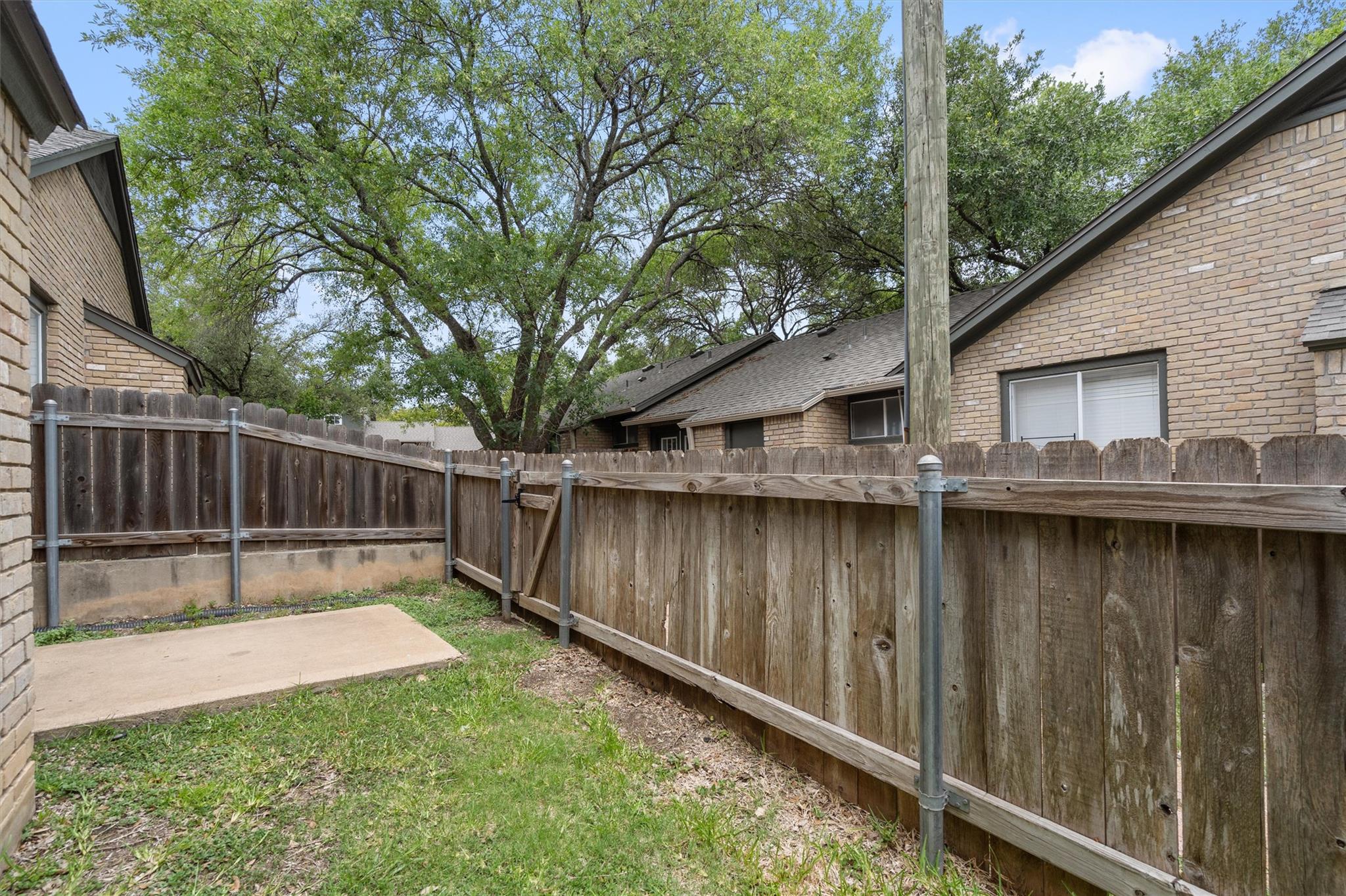 1015 E Yager Ln #79 Property Photo 23