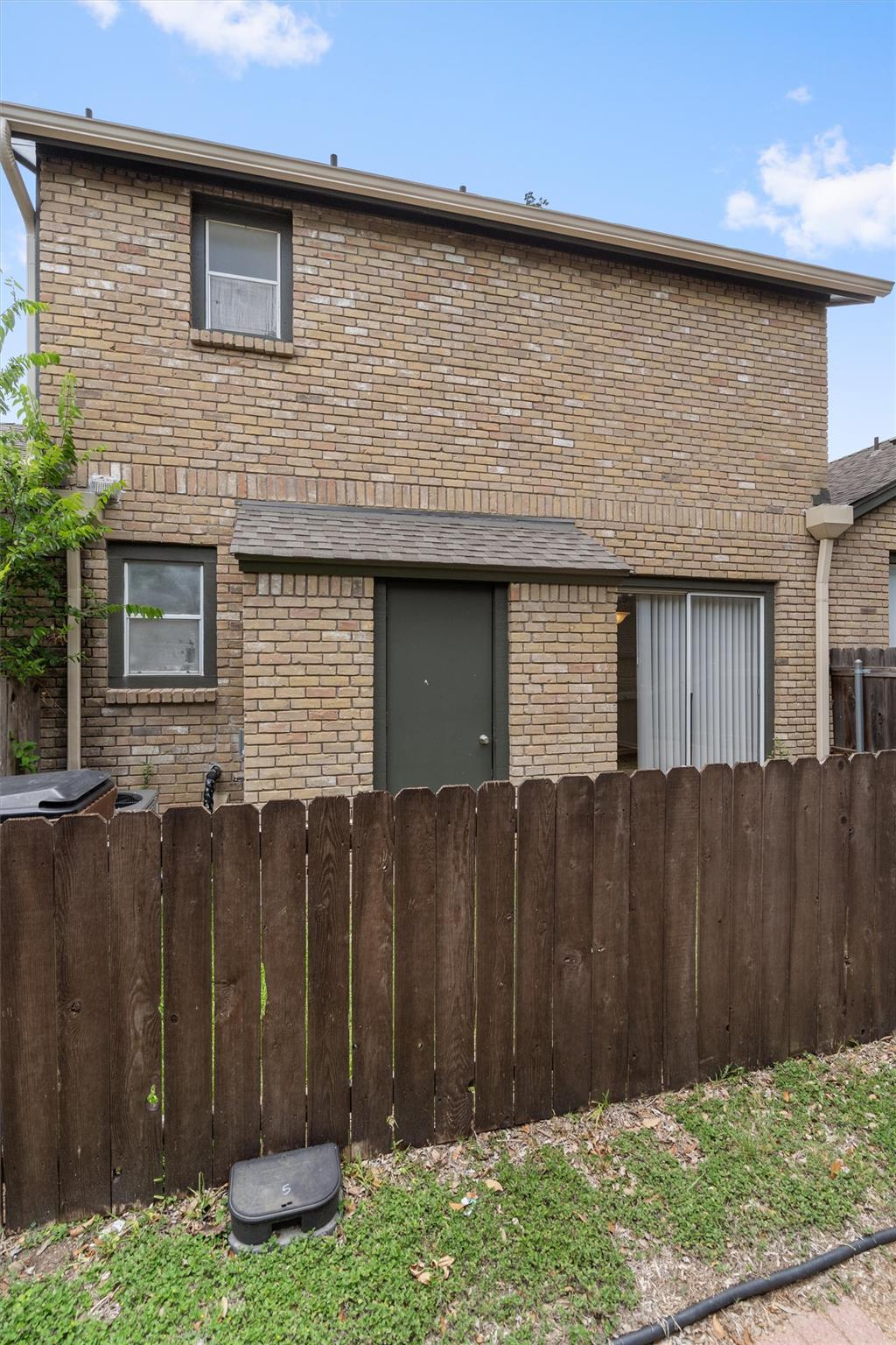 1015 E Yager Ln #79 Property Photo 26