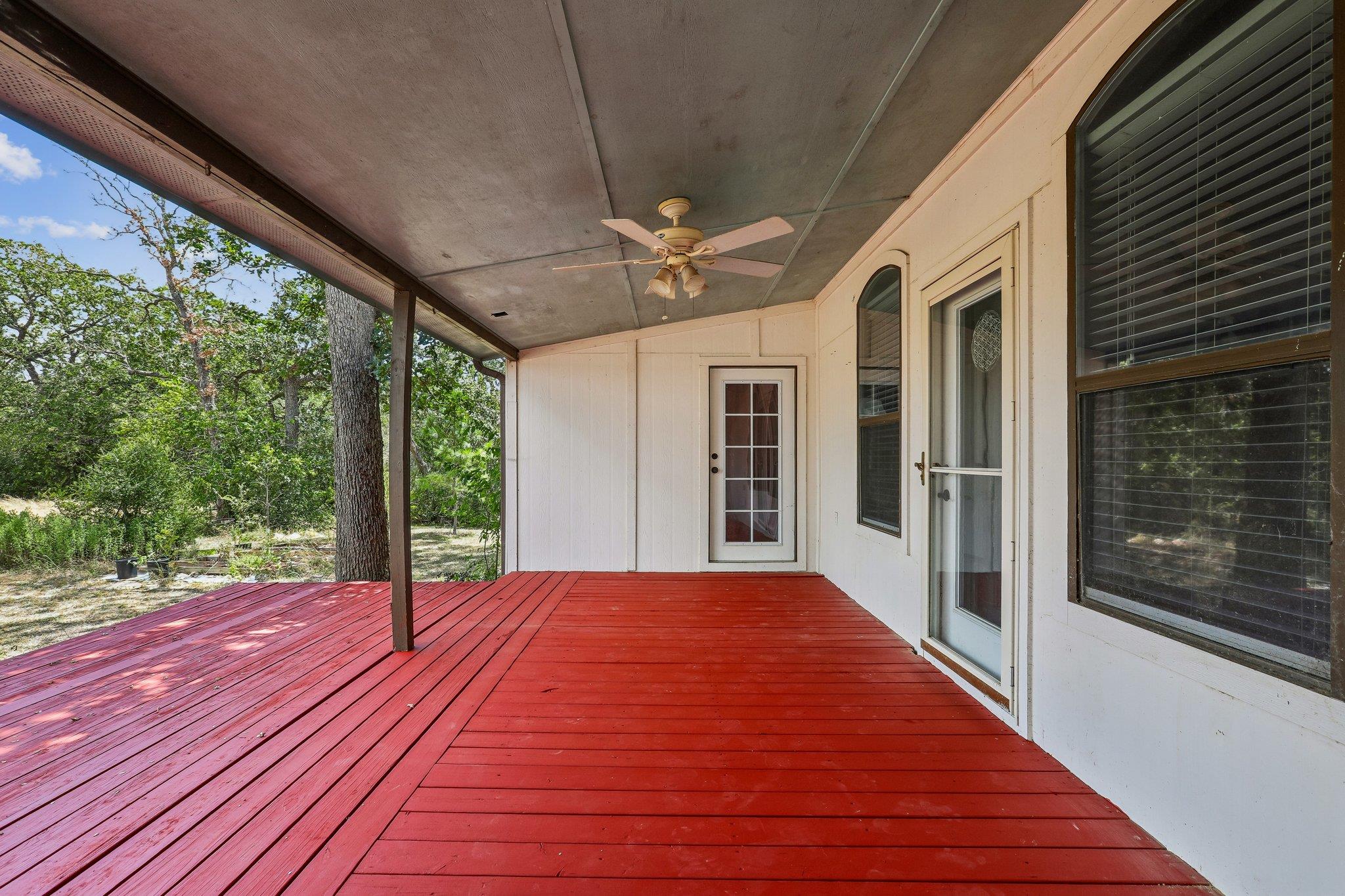 286 Simpson Ave Property Photo 22