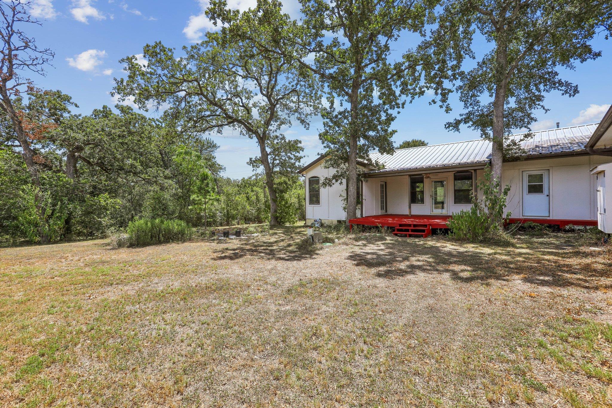 286 Simpson Ave Property Photo 23