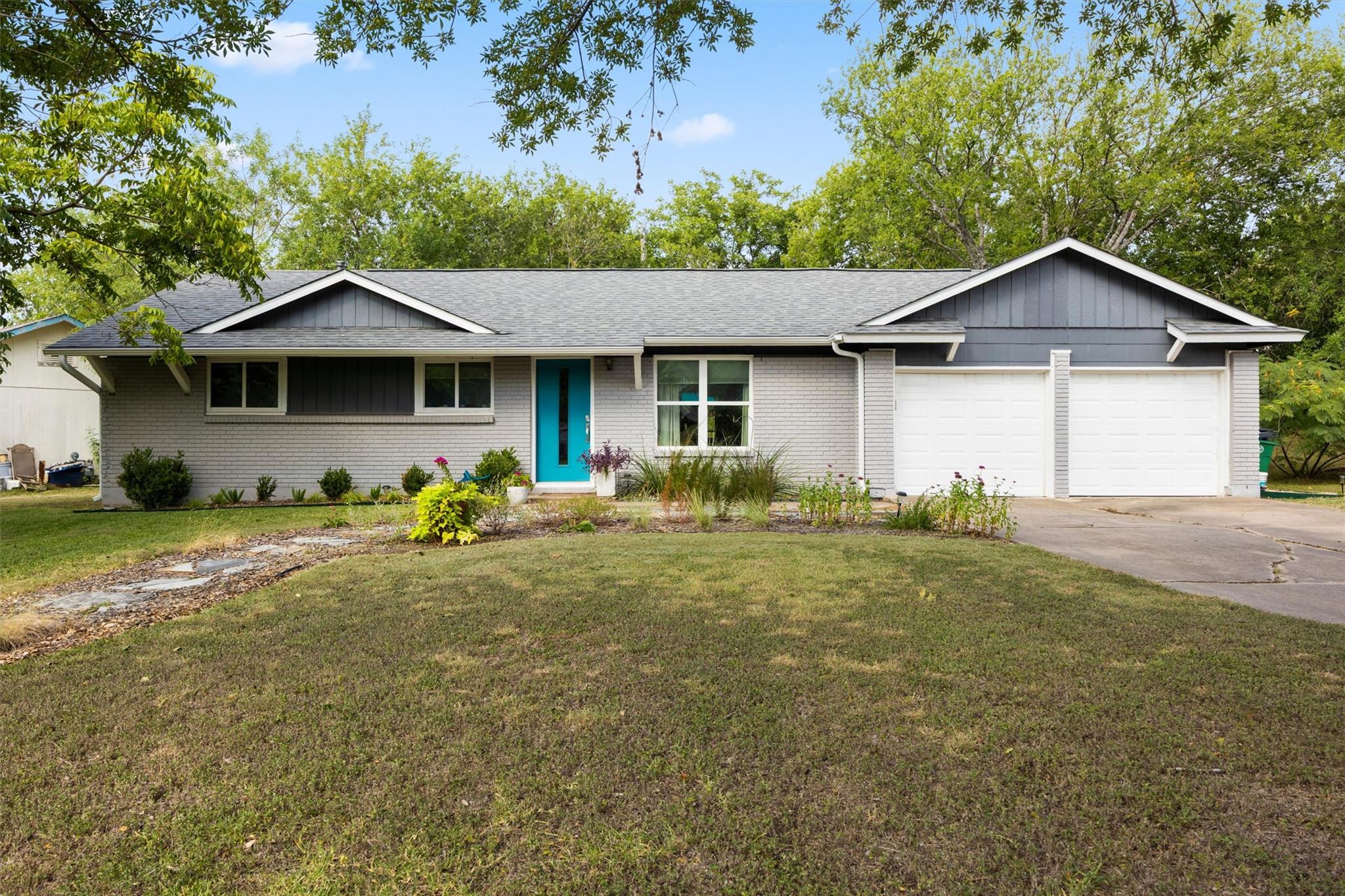 5404 Darlington Ln Property Photo 1