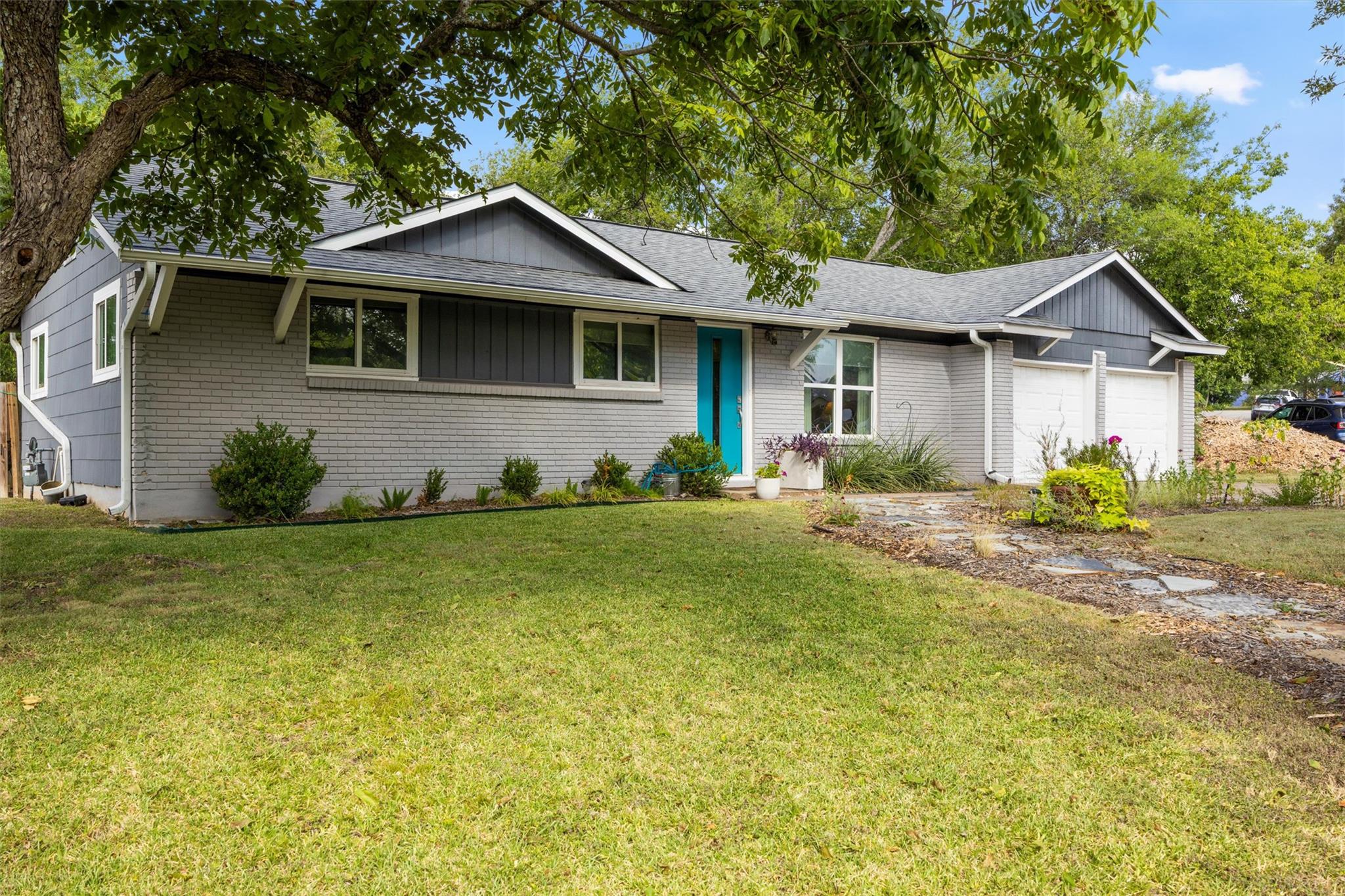 5404 Darlington Ln Property Photo 2