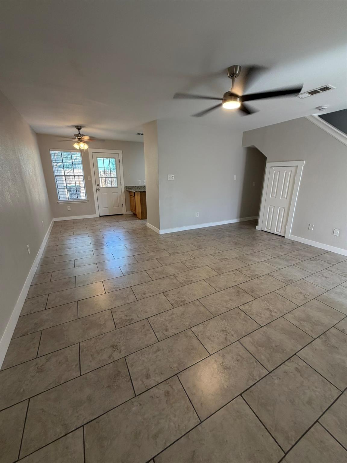 404 West St #d Property Photo 3