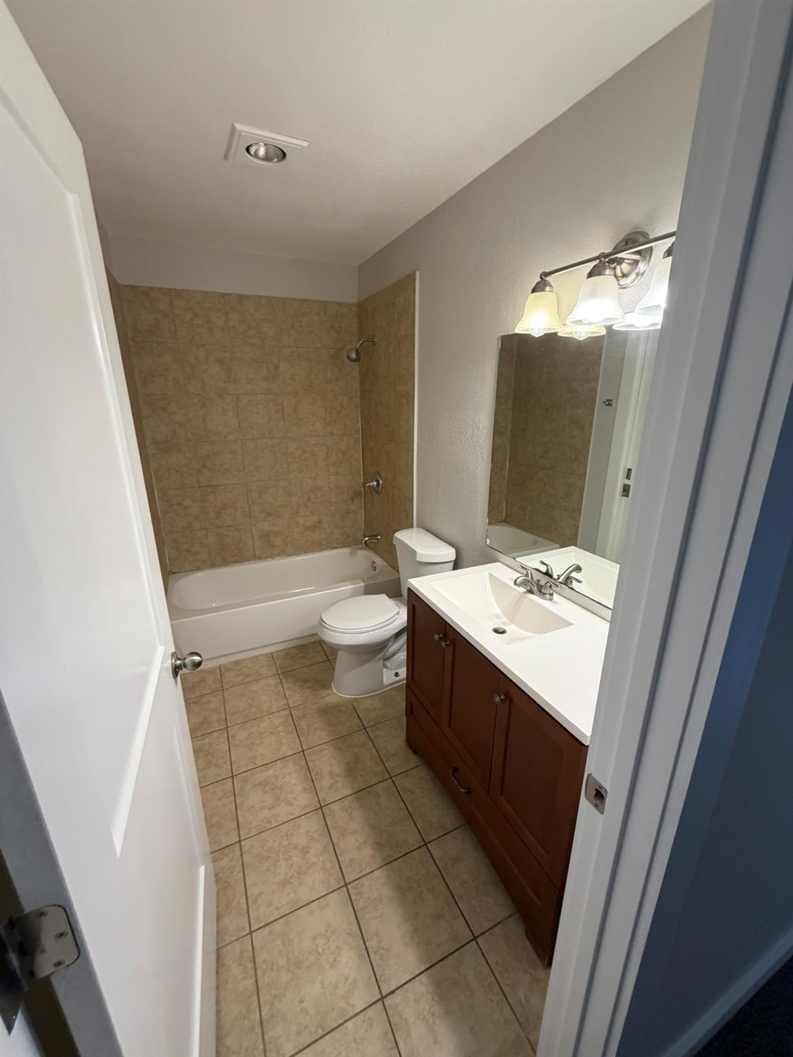 404 West St #d Property Photo 7