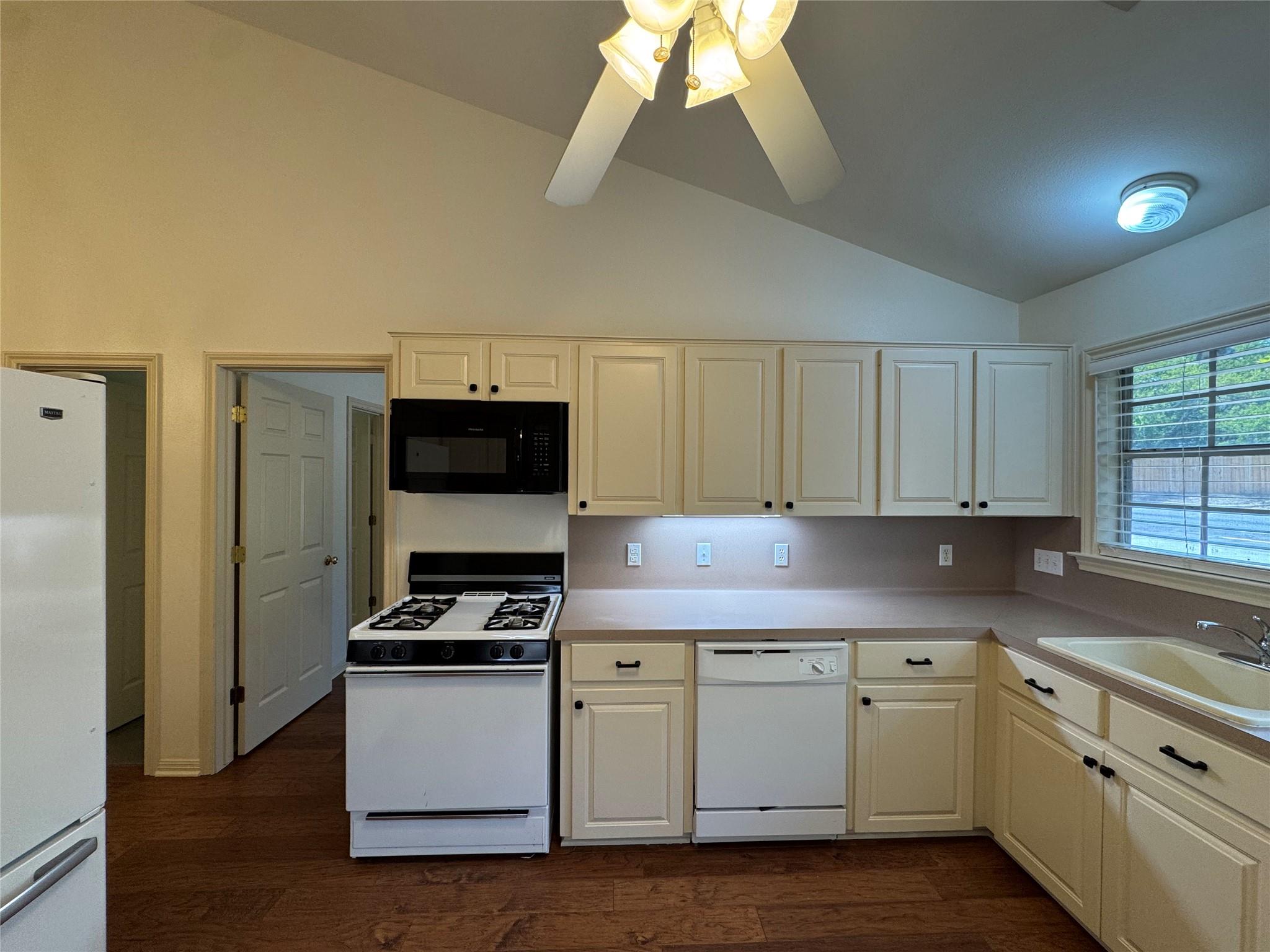 1811 W 39th St #a Property Photo 7