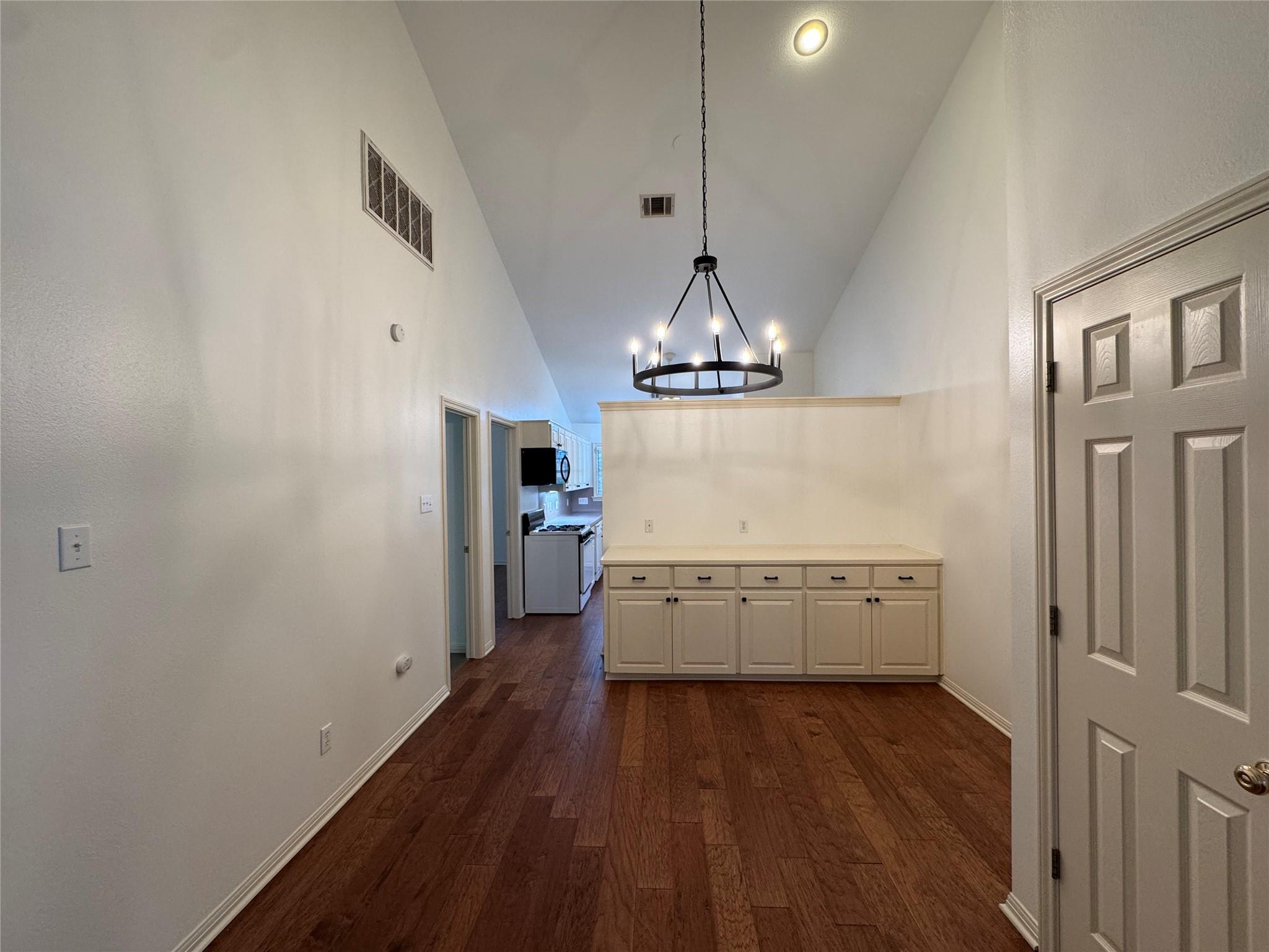 1811 W 39th St #a Property Photo 9