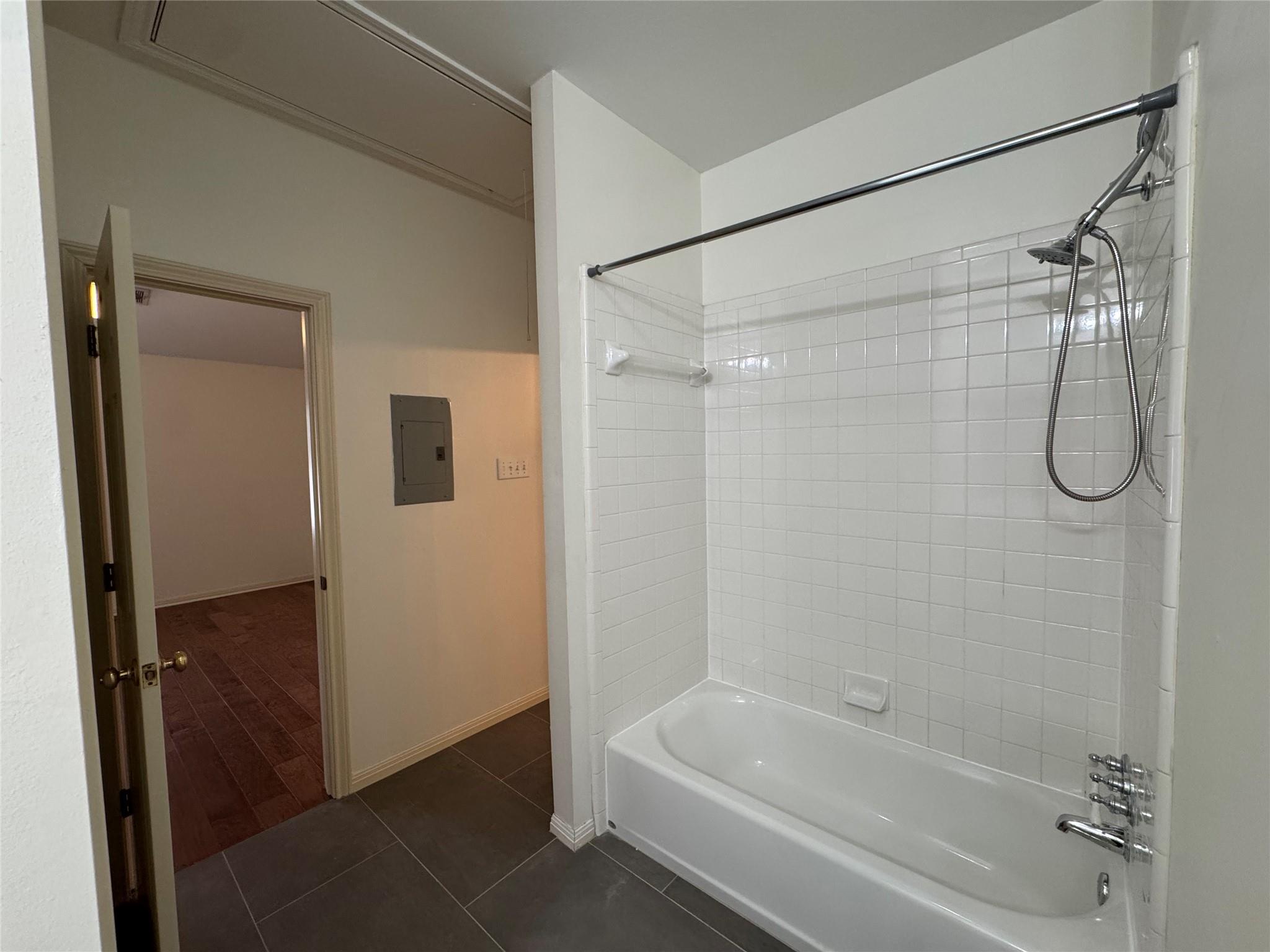 1811 W 39th St #a Property Photo 18
